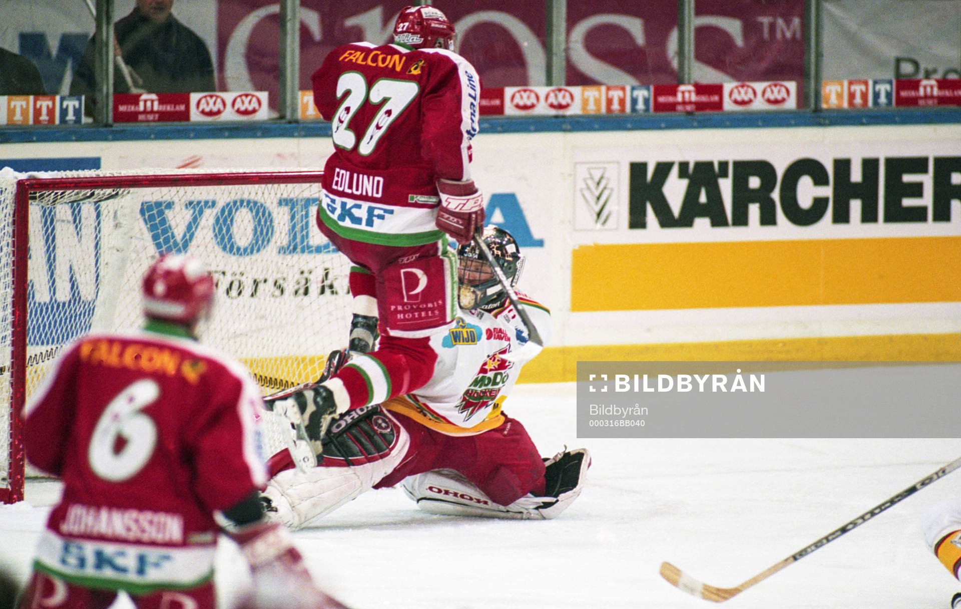 Pär Edlund, Frölunda flyger över Tobias Lundström,