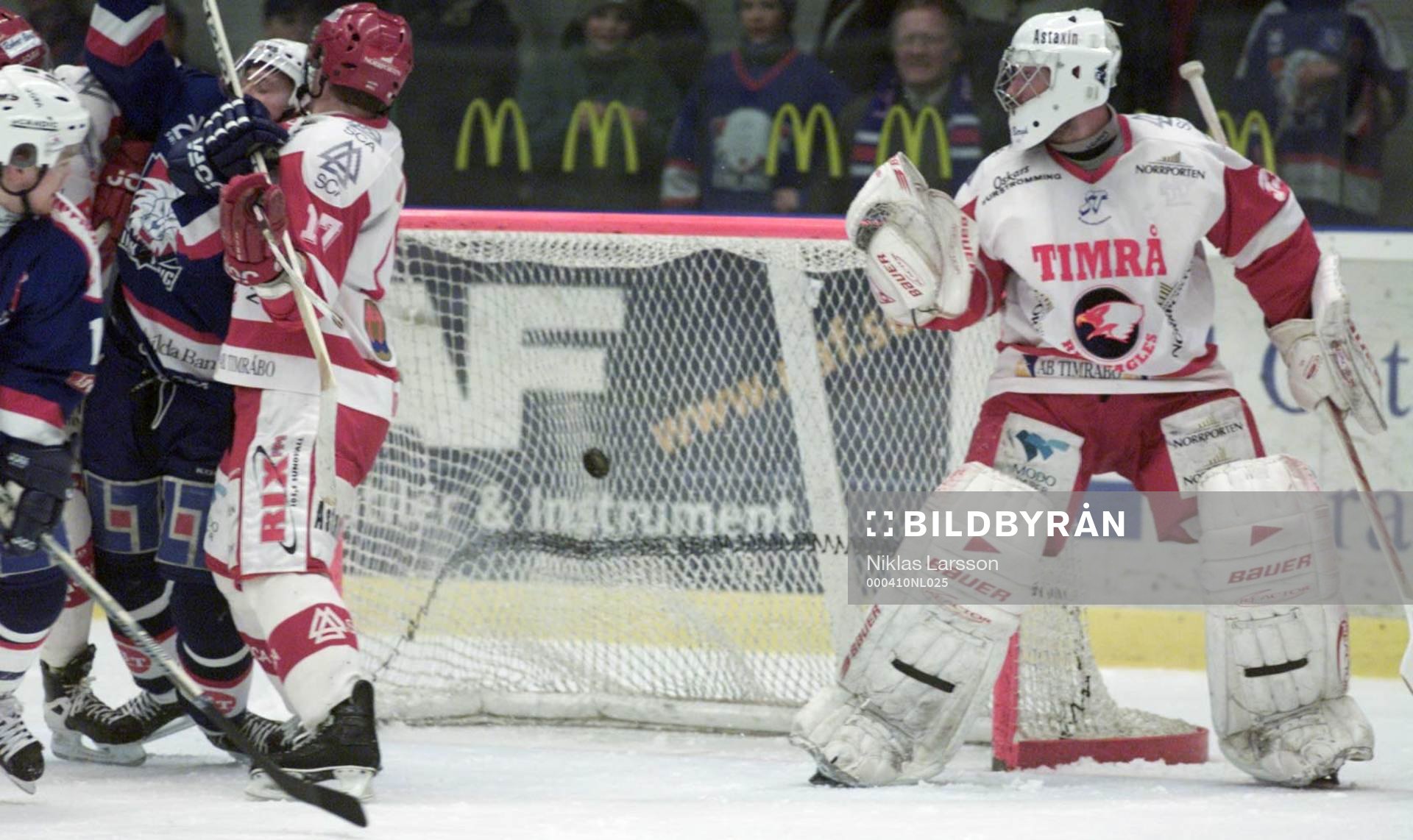 Linköping - Timrå: Ännu en puck sitter i nätet bakom en
