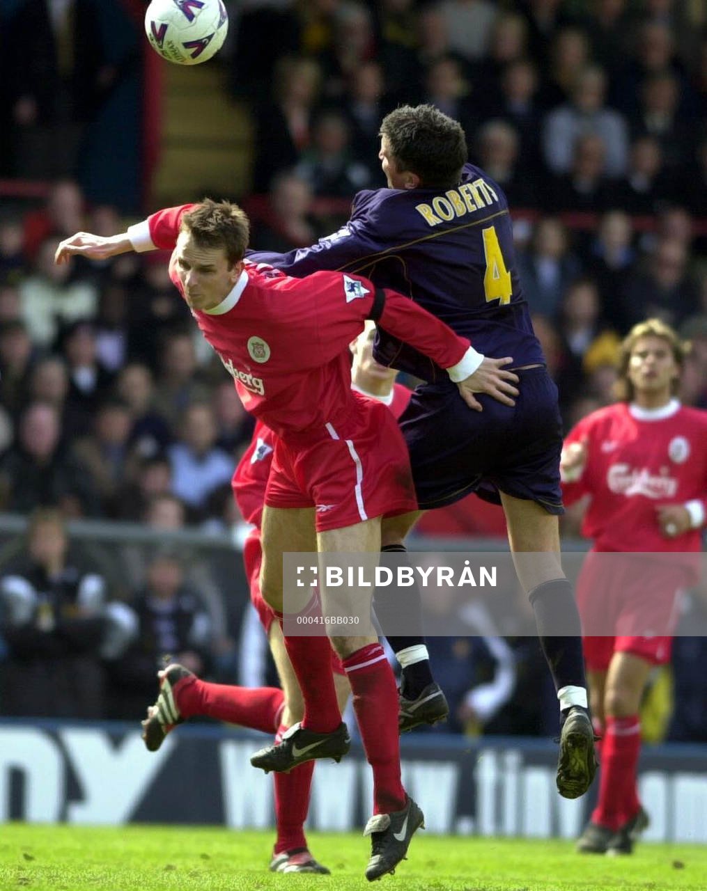 Liverpools Dietmar Hamann och Wimbledons Andy Roberts i