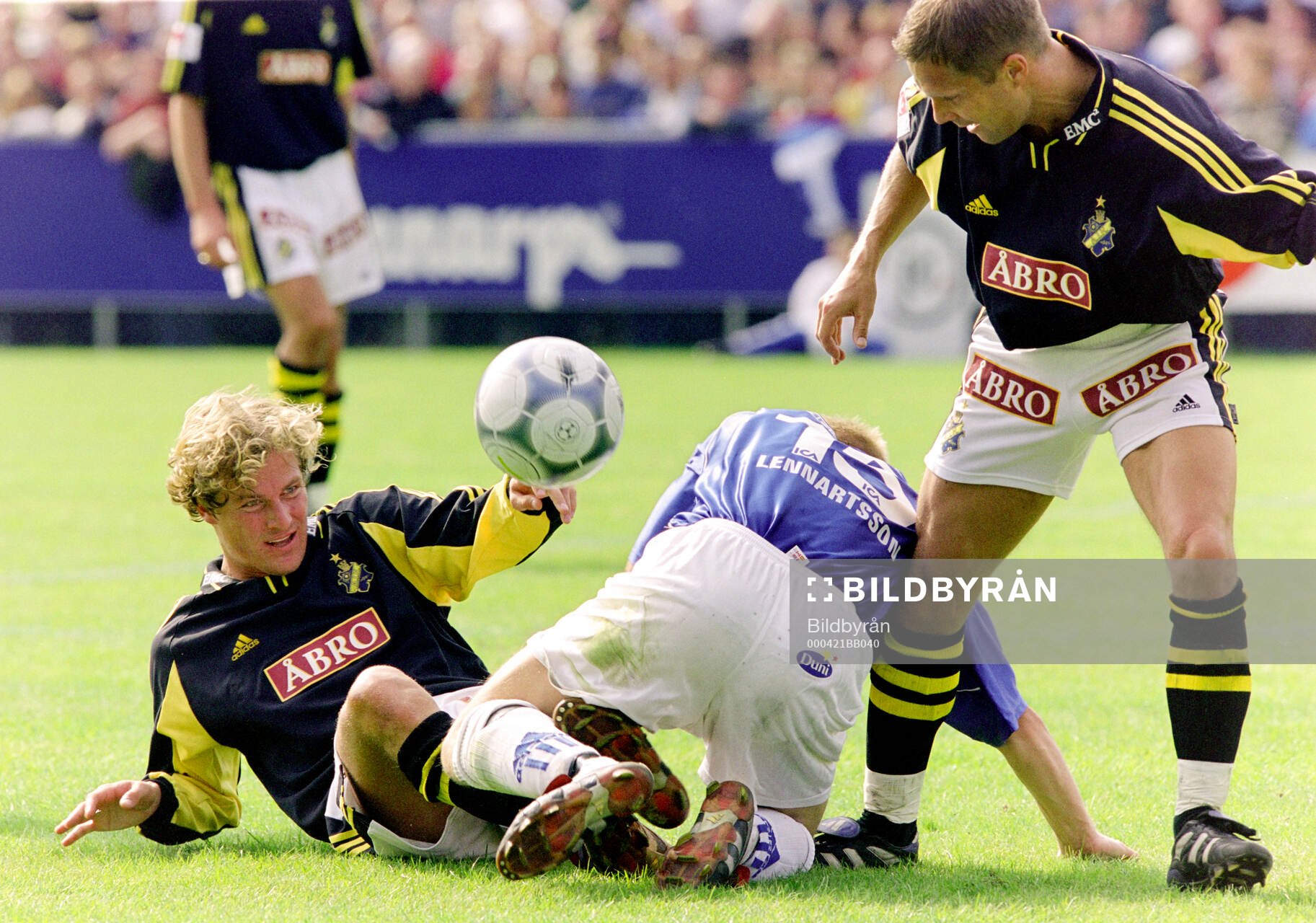 AIK:s Daniel Tjernström (t v) och Ola Andersson mot