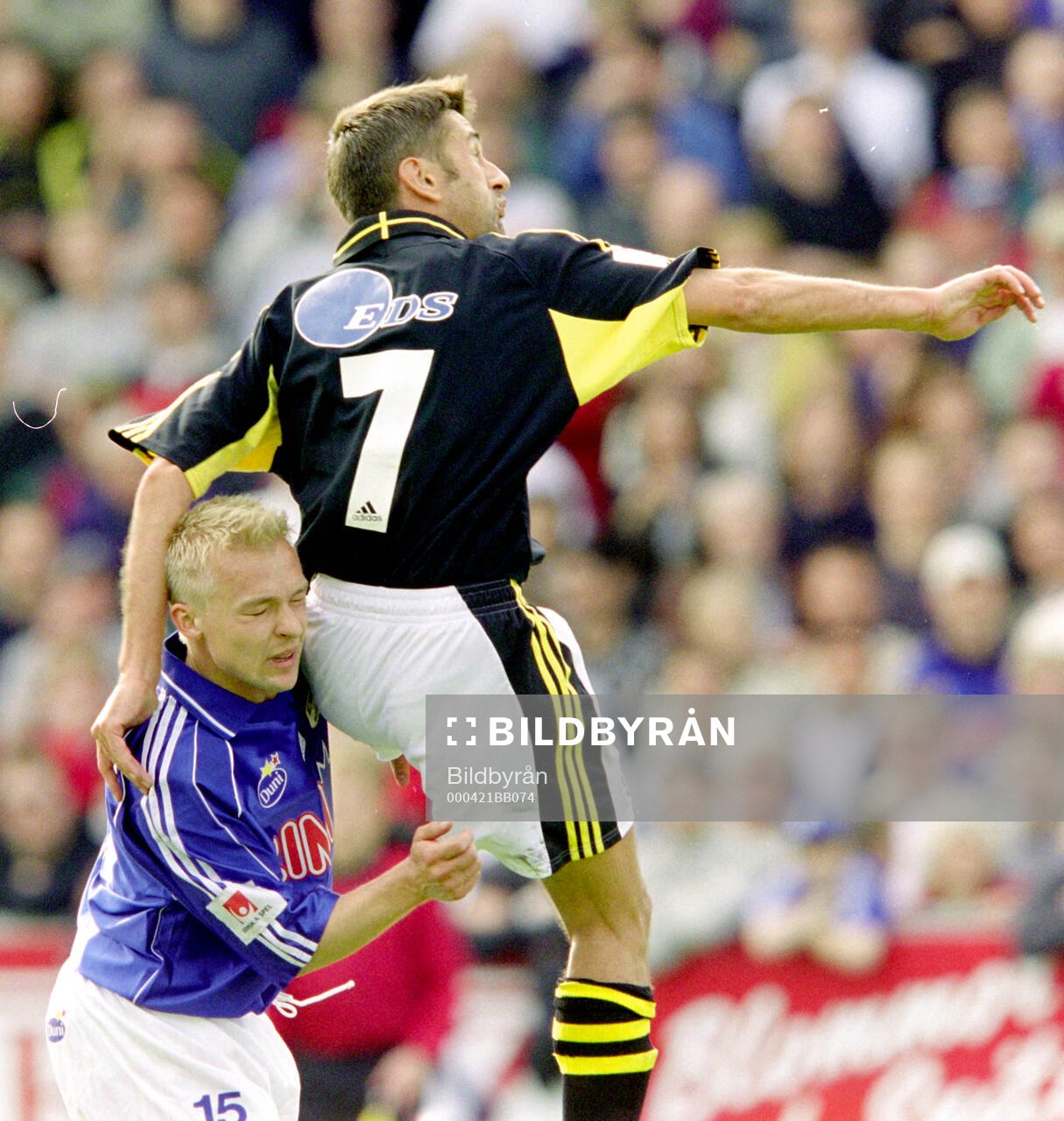 AIK:s Nebojsa Novakovic mot Halmstads Peter Lennartsson
