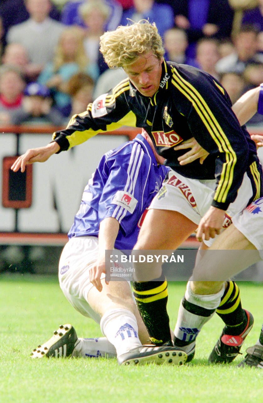AIK:s Daniel Tjernström mot Halmstads Petter Hansson