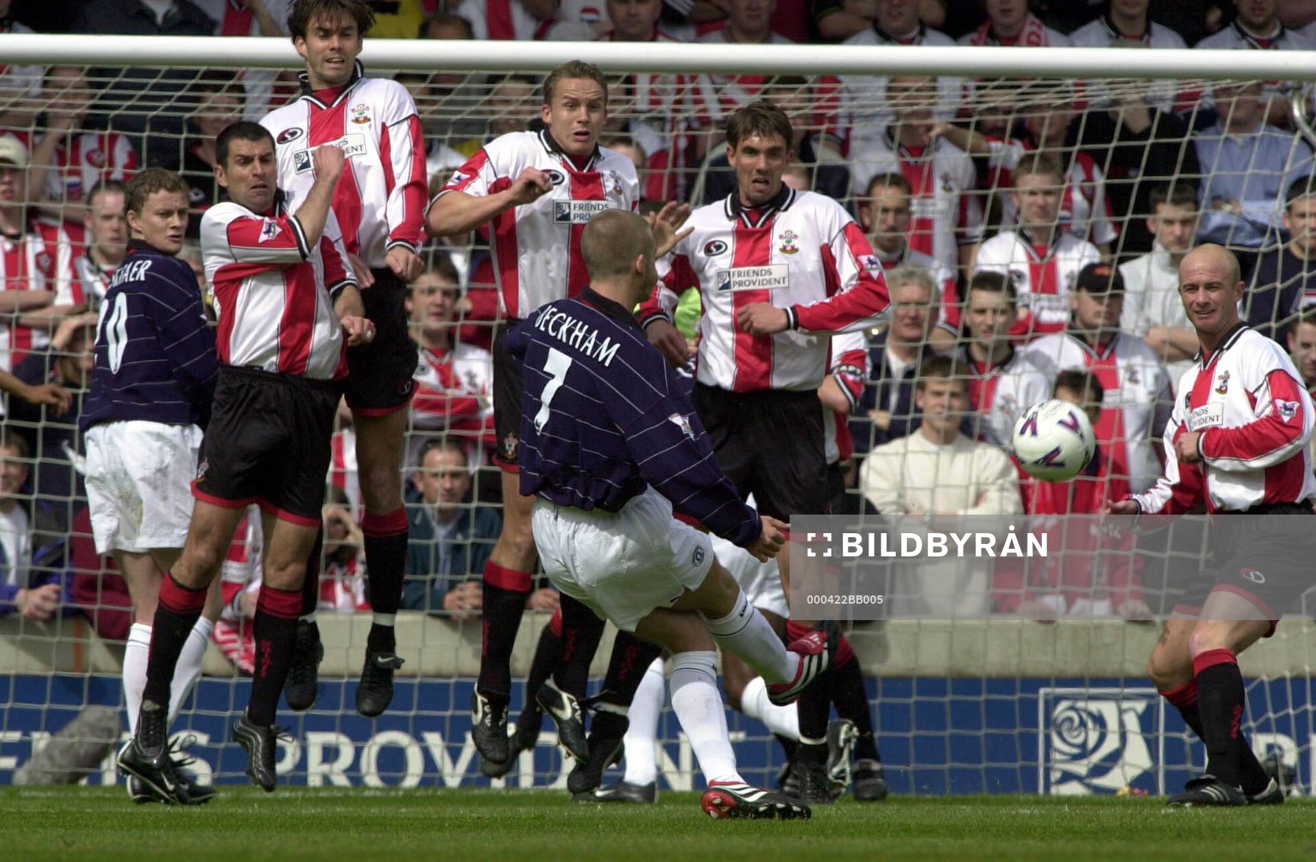 David Beckham, Manchester United skruvar in en frispark
