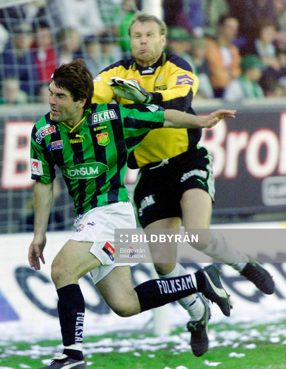 Hammarbys målvakt Lasse Eriksson mot Gais Tomislav Mikulic