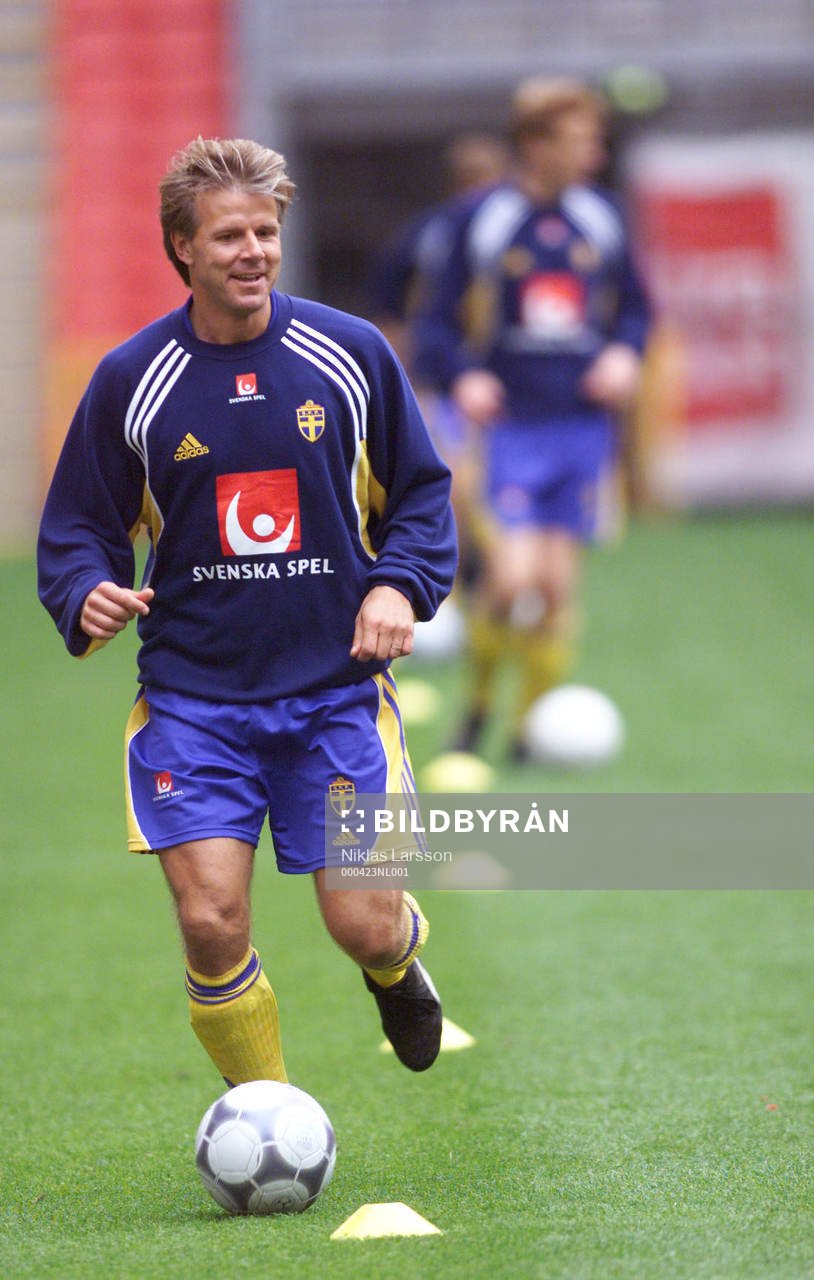Roland Nilsson , Sverige