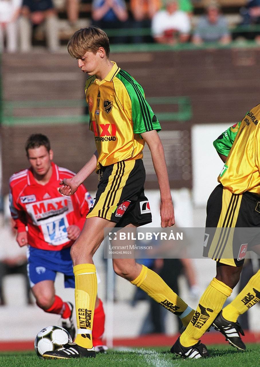 202 cm långe Peter Crouch och hans IFK Hässleholm