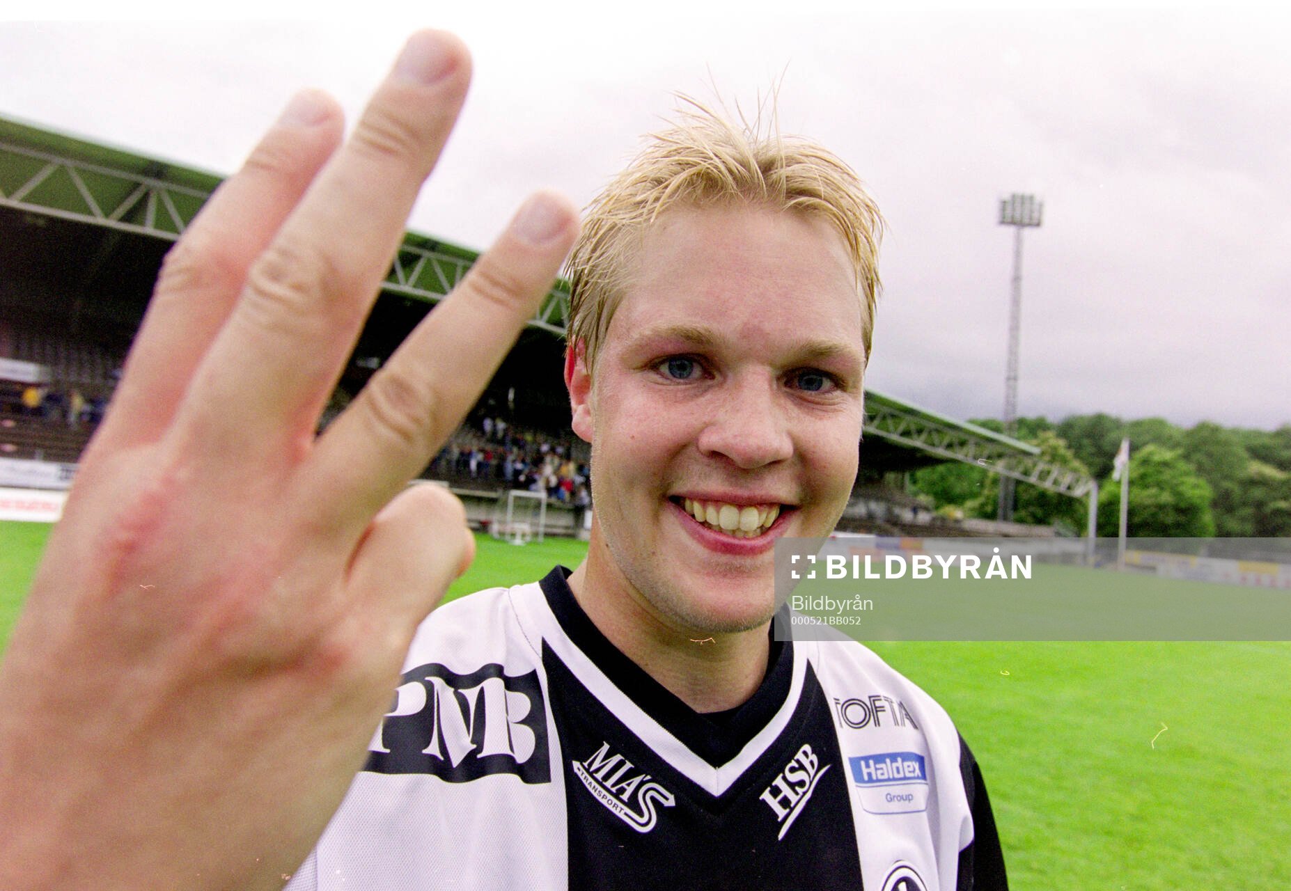 Landskronas målskytt Matthias Eklund jublar