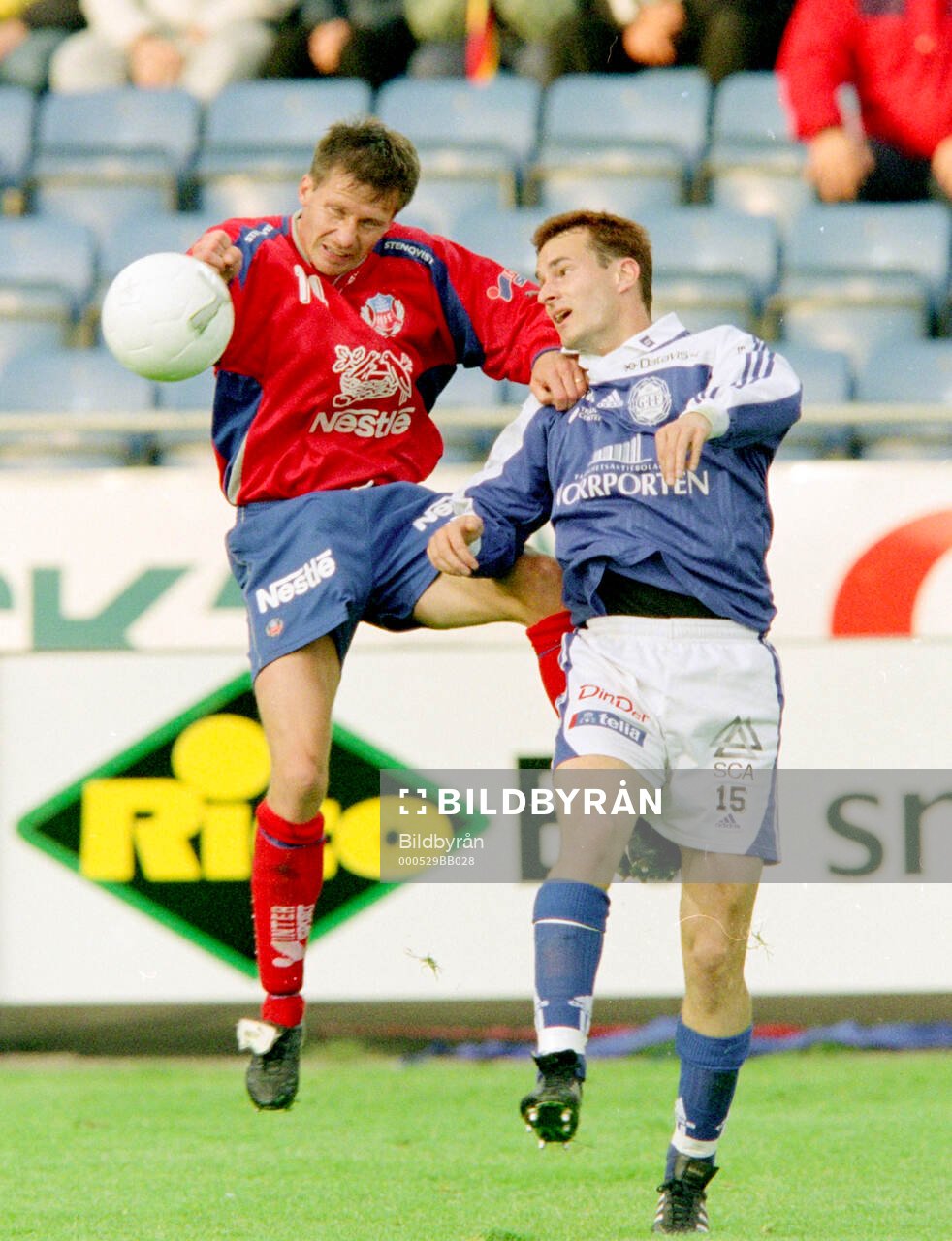 Helsingborgs Niclas Persson mot Sundsvalls Mattias Thorsell