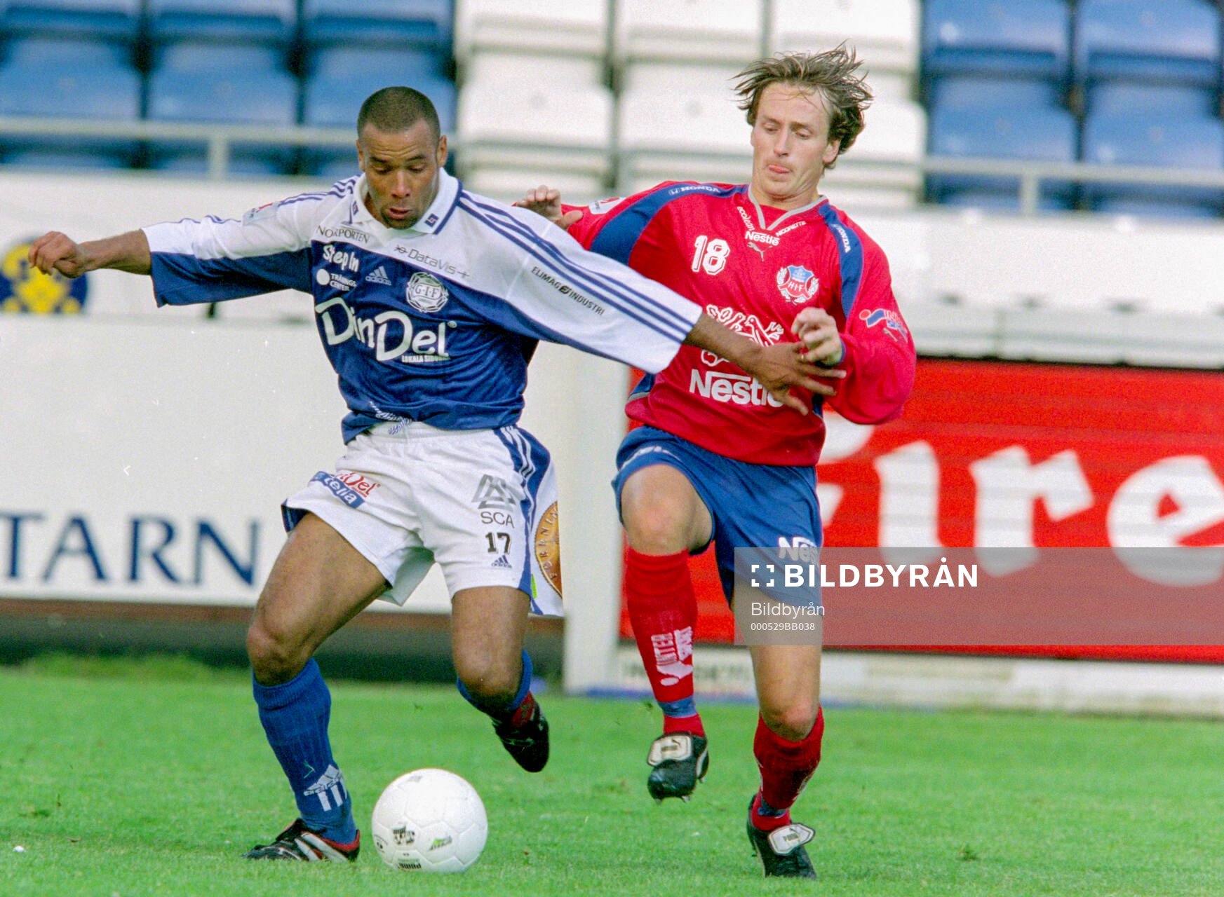 Sundsvalls Cain Dotson mot Helsingborgs Stig Johansen