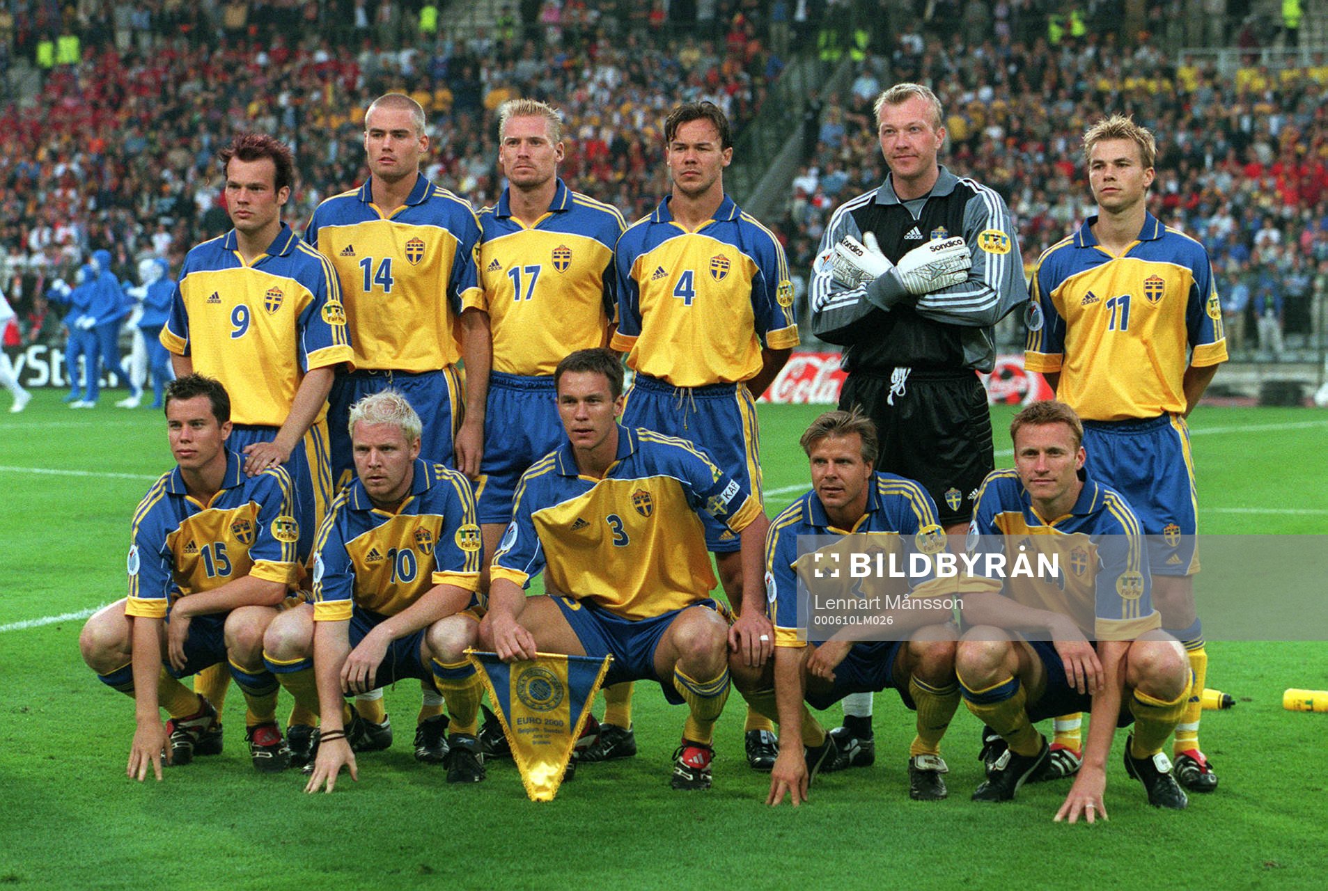 Bakre fr.v. Fredrik Ljungberg, Olof Mellberg, Johan
