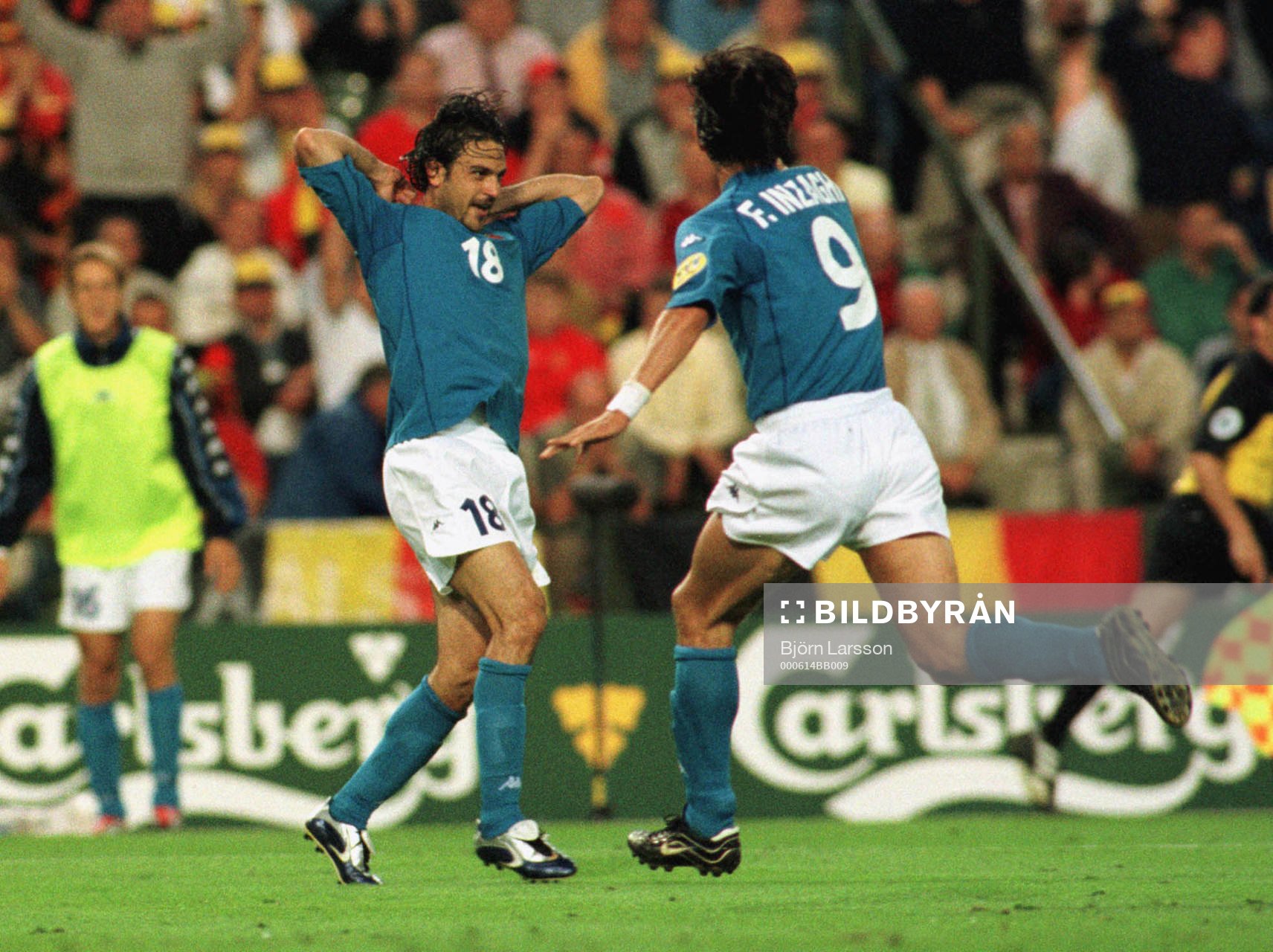 Stefano Fiore och Filippo Inzaghi, Italien jublar (jubel)
