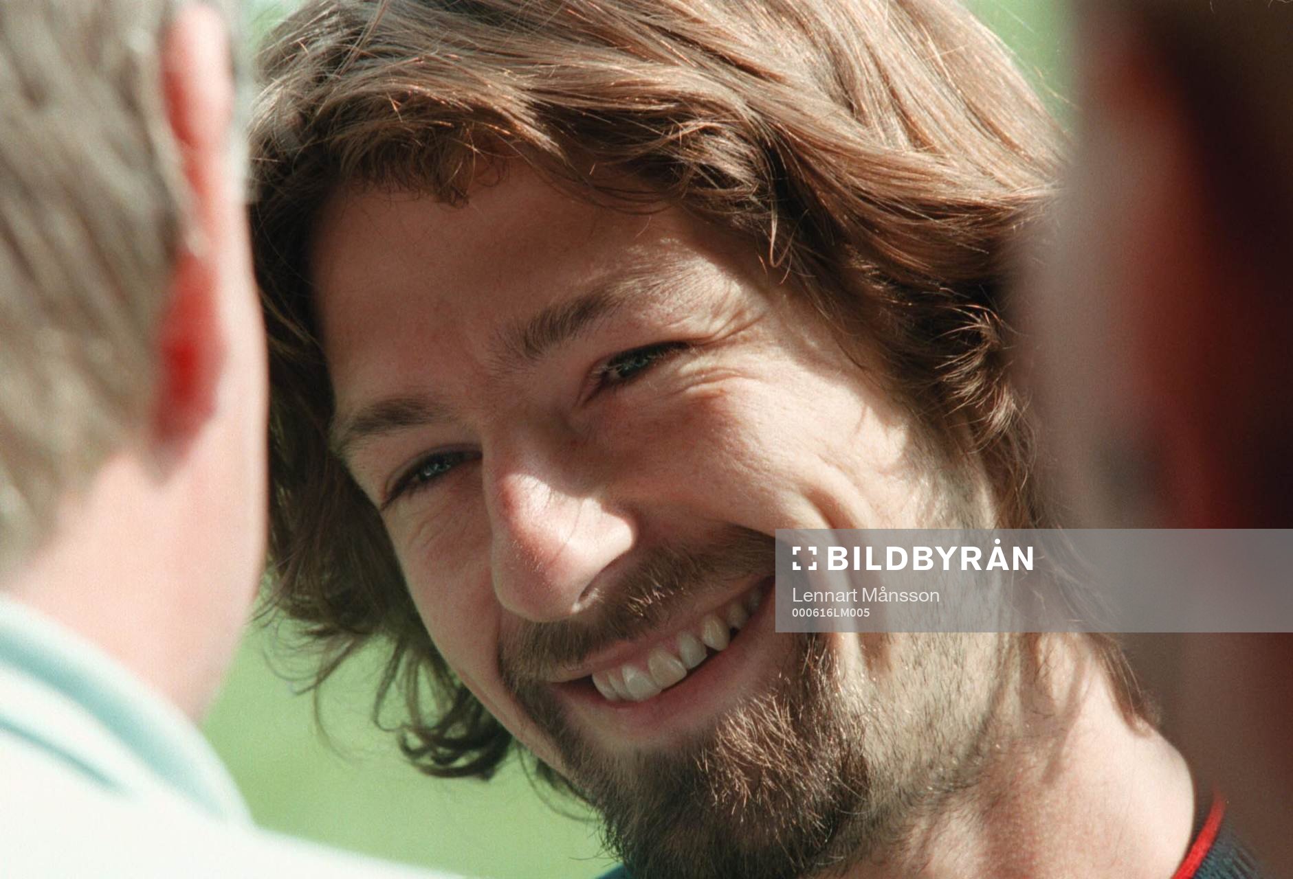 Norges lille bolltrollare Erik Mykland omgiven av