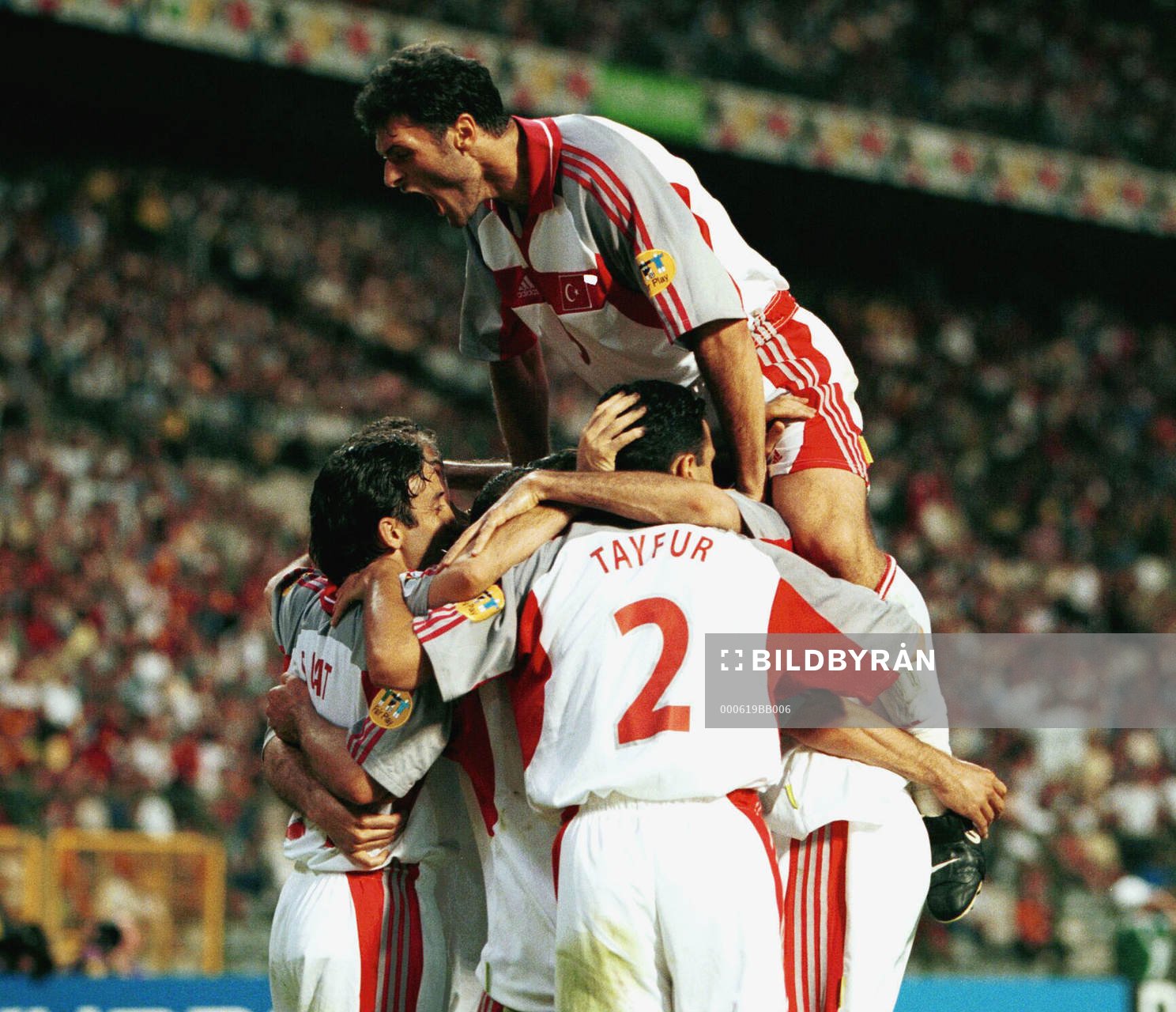  Jubel i Turkiet!! Hakan Süker har gjort sitt och Turkiets andra mål