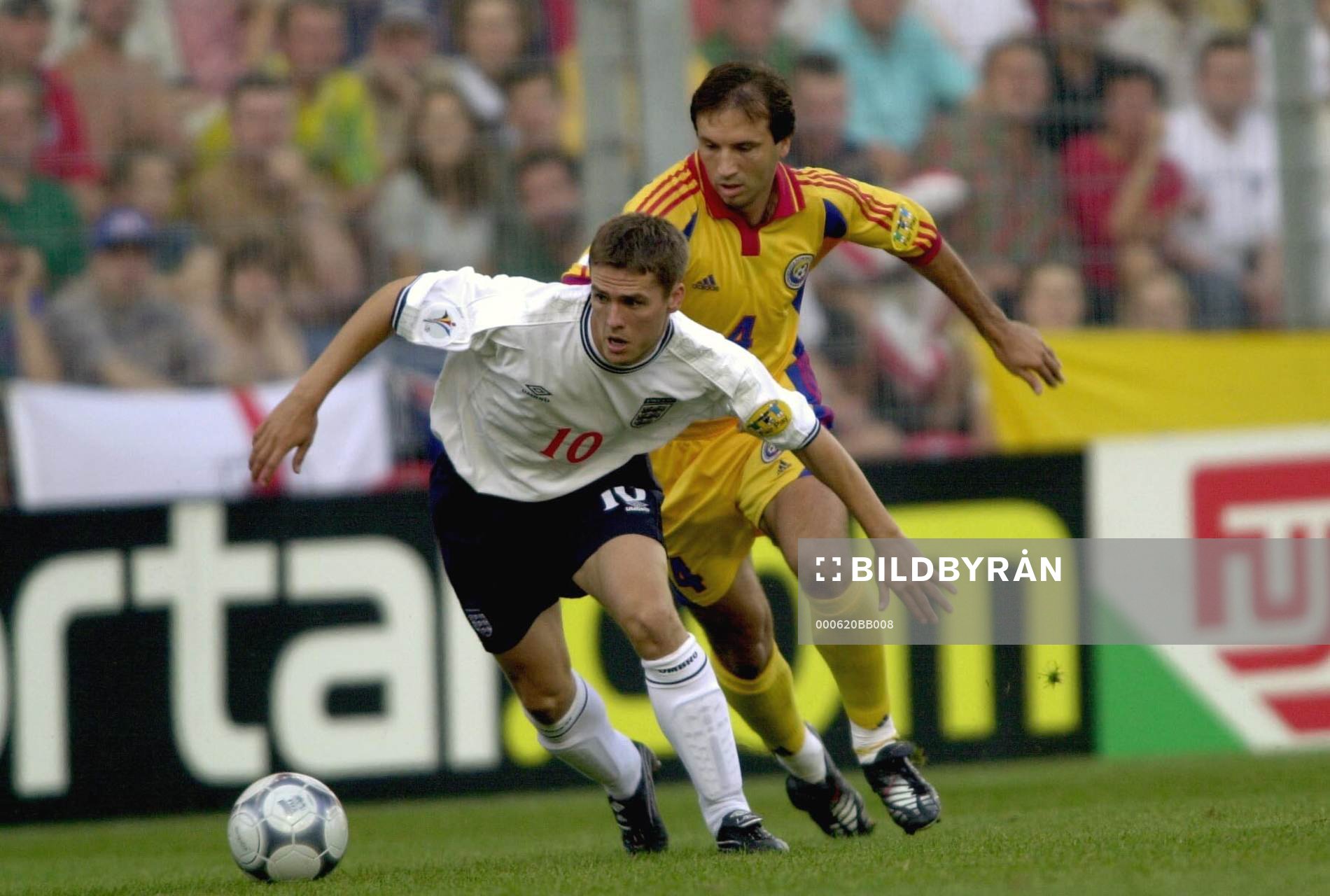 AlanMichael Owen, England och Iulian Filipescu, Rumänien