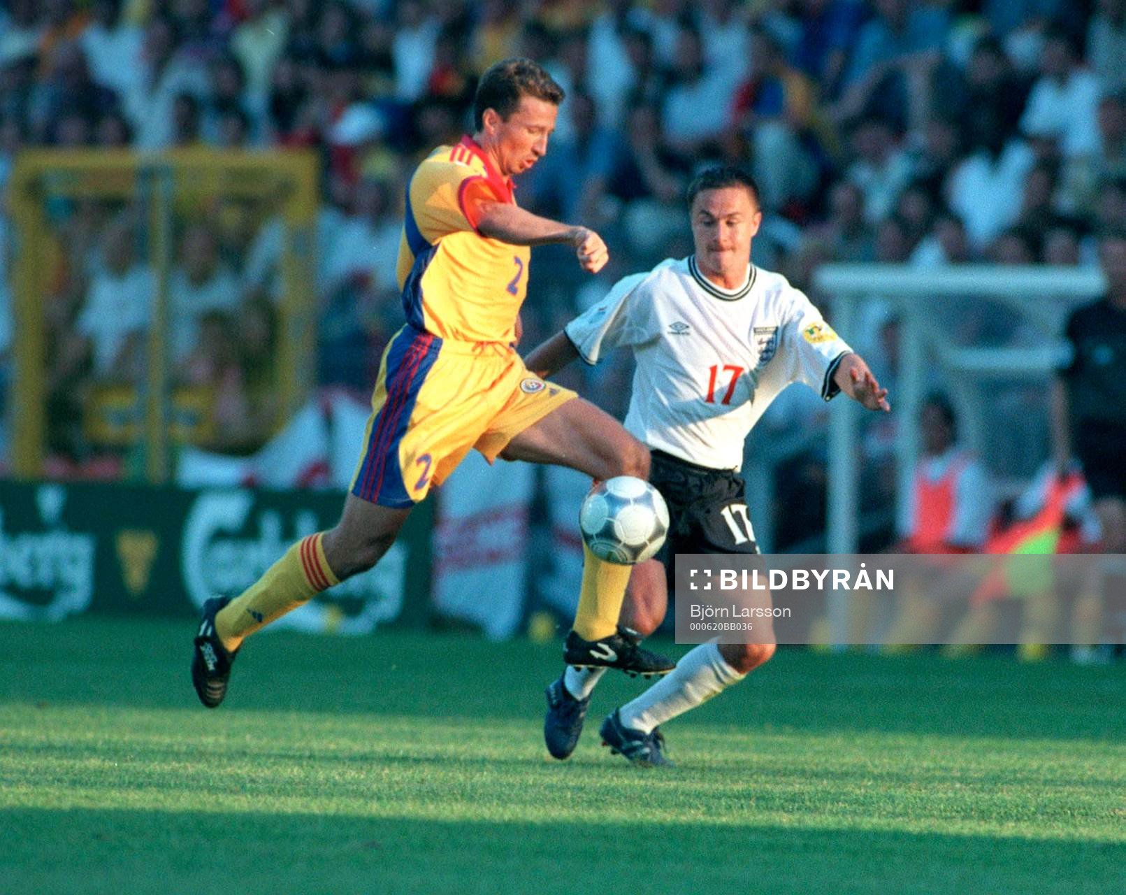 Fotboll, EM. England - Rumänien.Dan Petrescu, Rumänien
