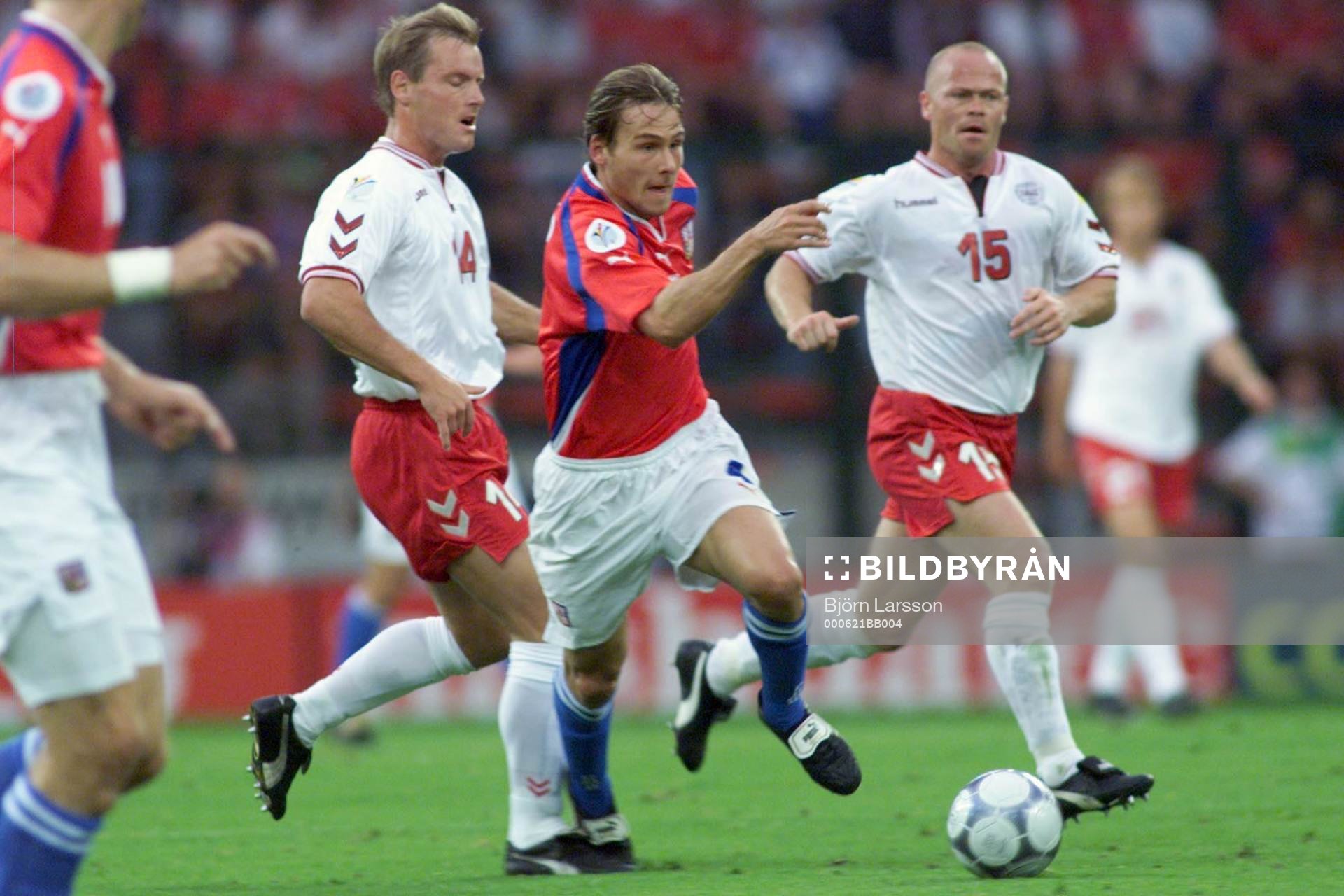  Pavel Nedved, Tjeckien på väg igenom det danska försvaret