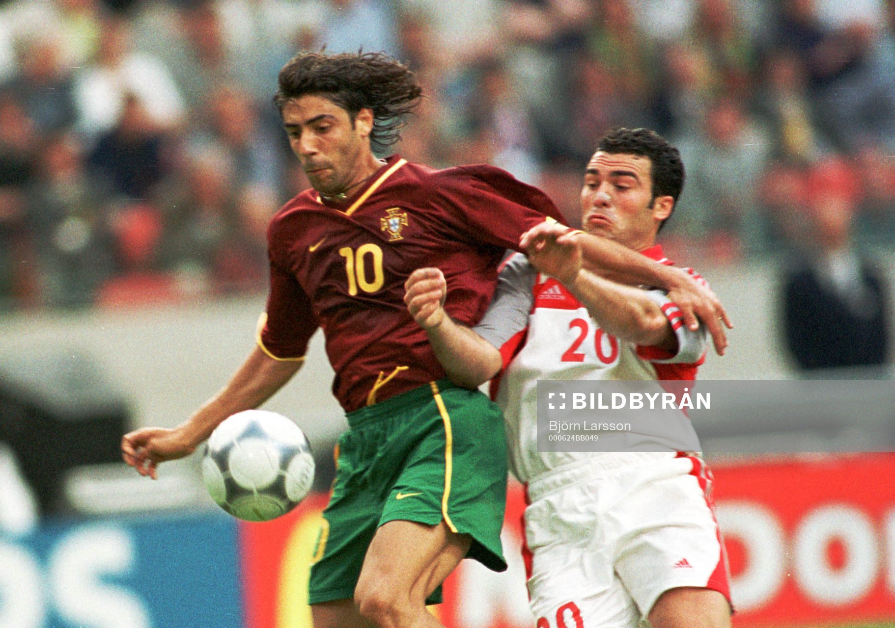 Manuel Rui Costa, Portugal och Hakan Unsal, Turkiet