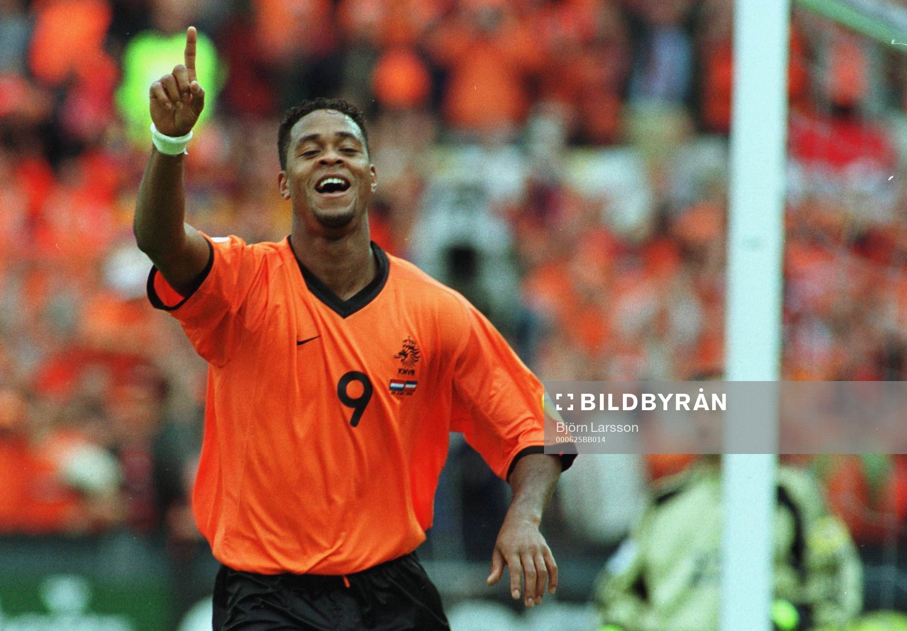  Patrick Kluivert, Holland jublar
