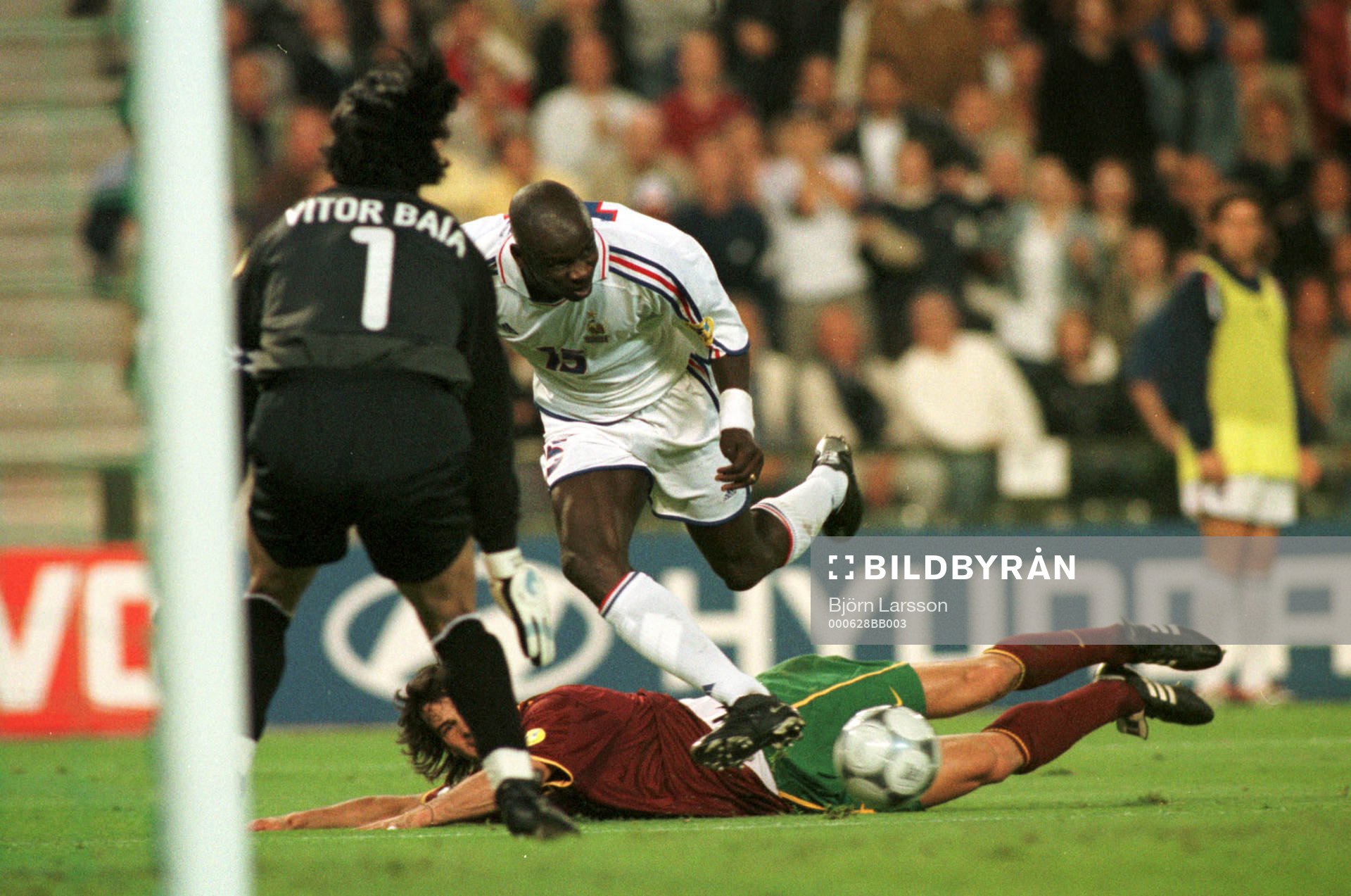 Lilian Thuram, Frankrike och Fernando Couto och Vitor Baia,