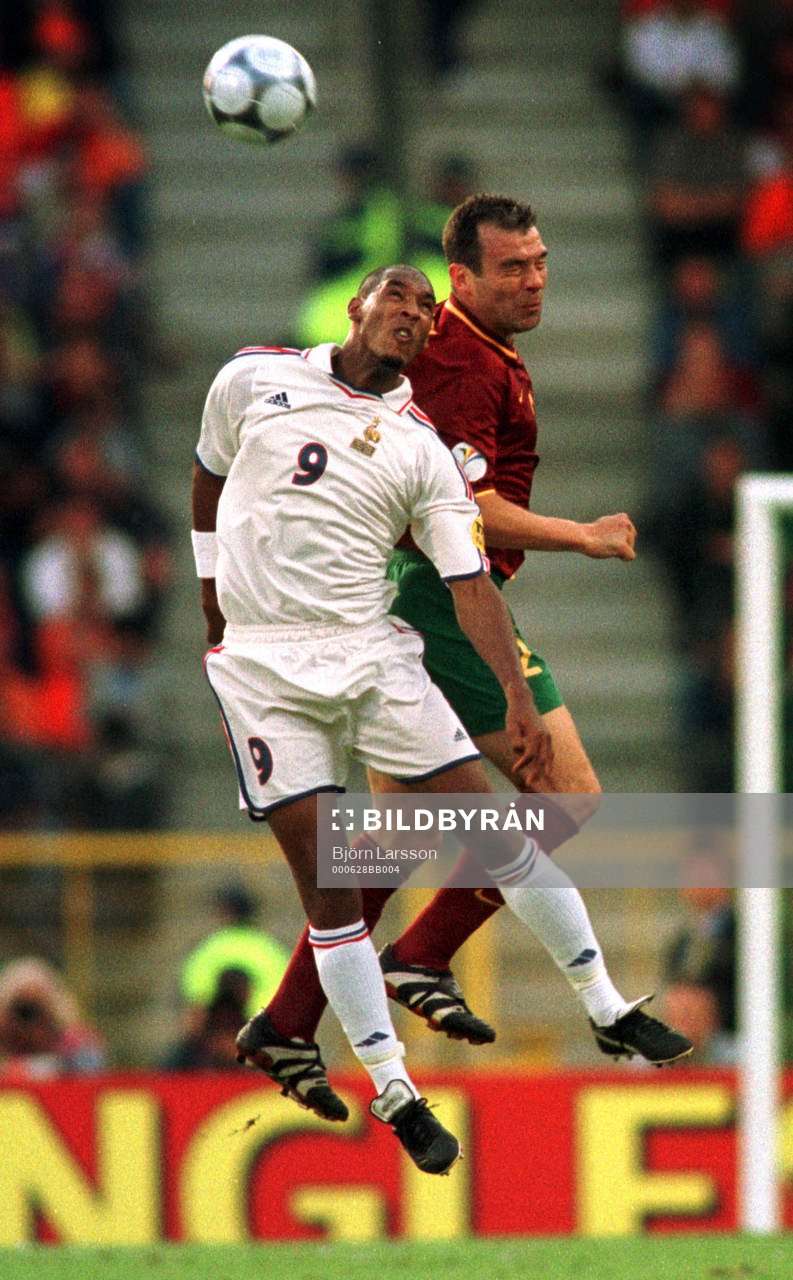 Nicolas Anelka, Frankrike och Jorge Costa, Portugal
