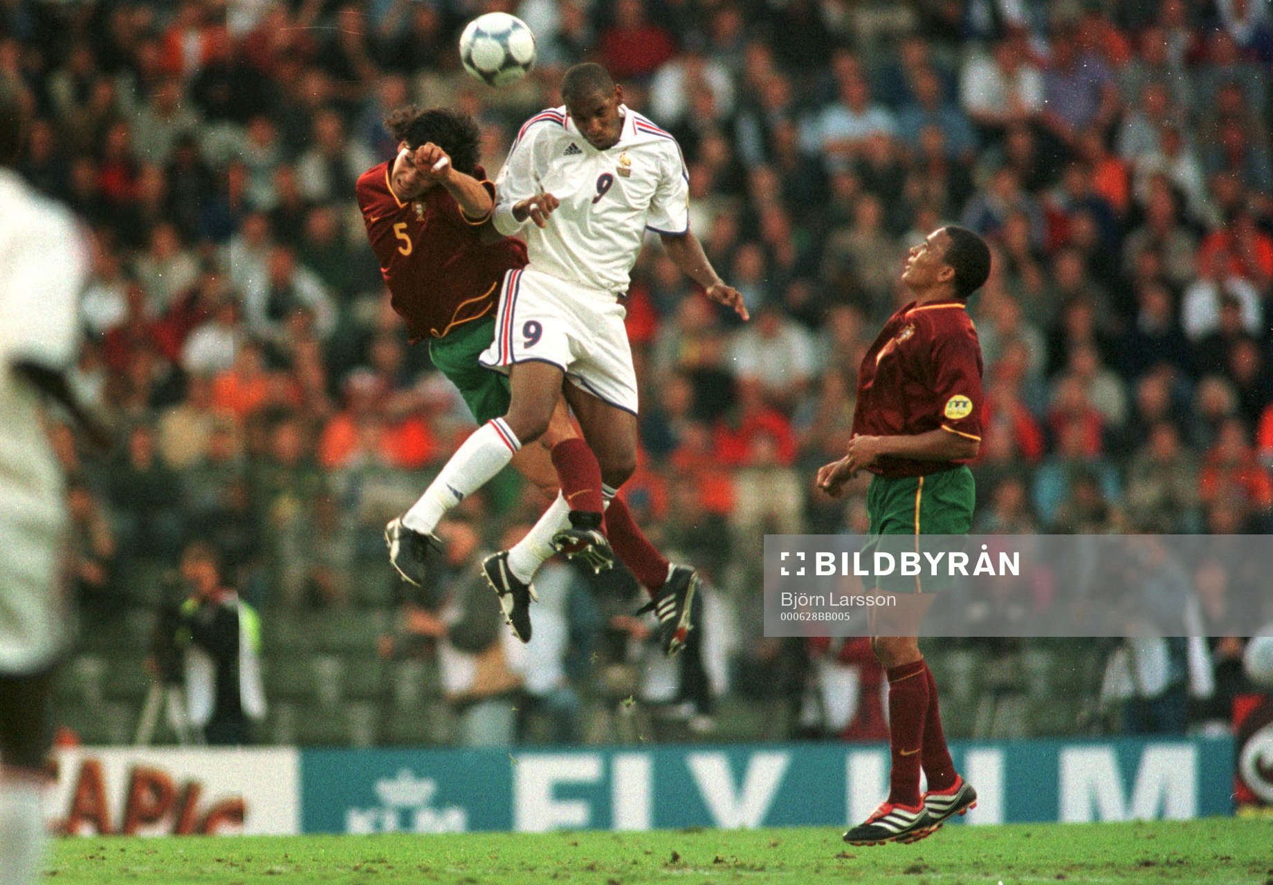 Nicolas Anelka, Frankrike Fernando Couto, Portugal