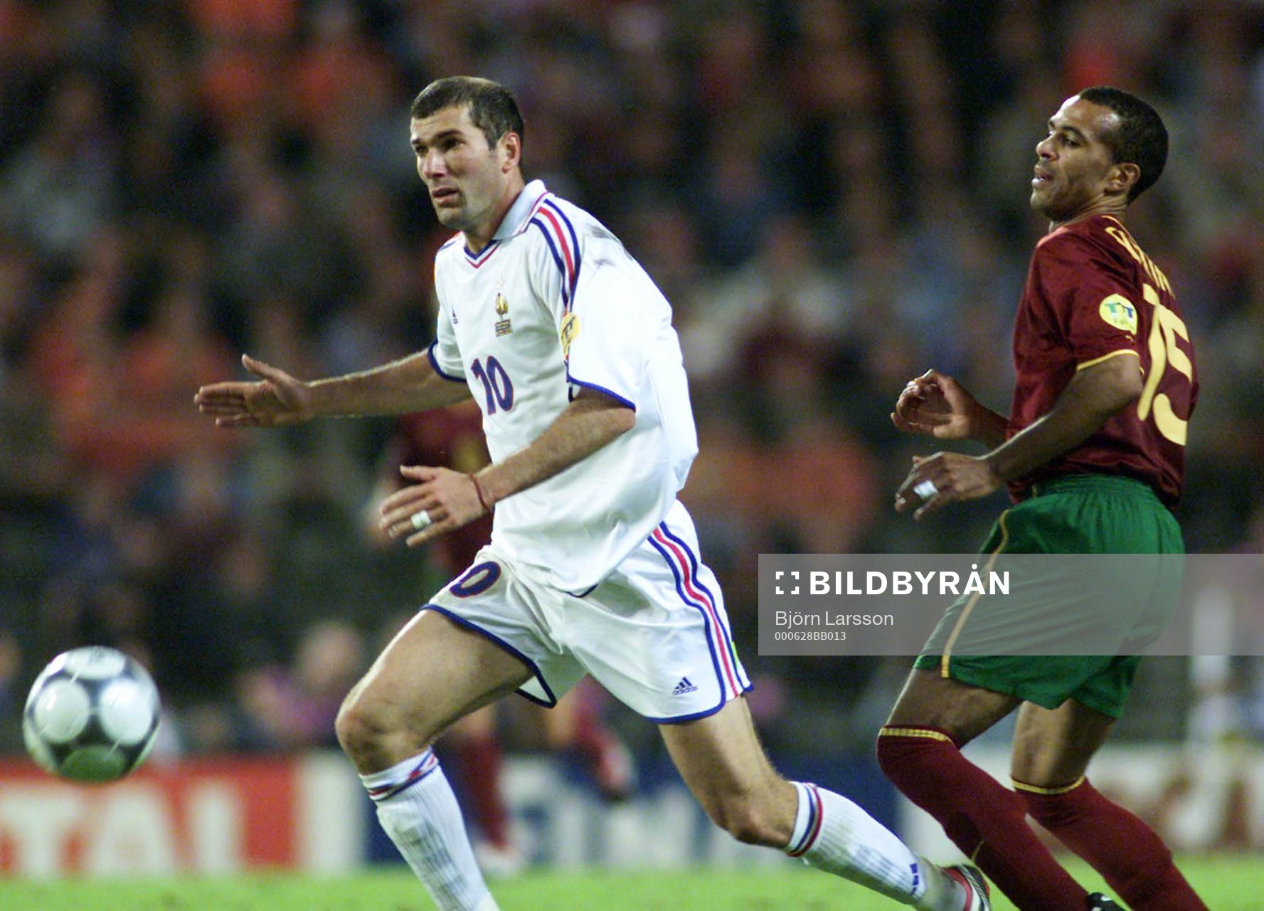 Zinedine Zidane, Frankrike och Francisco Costa Costinha,