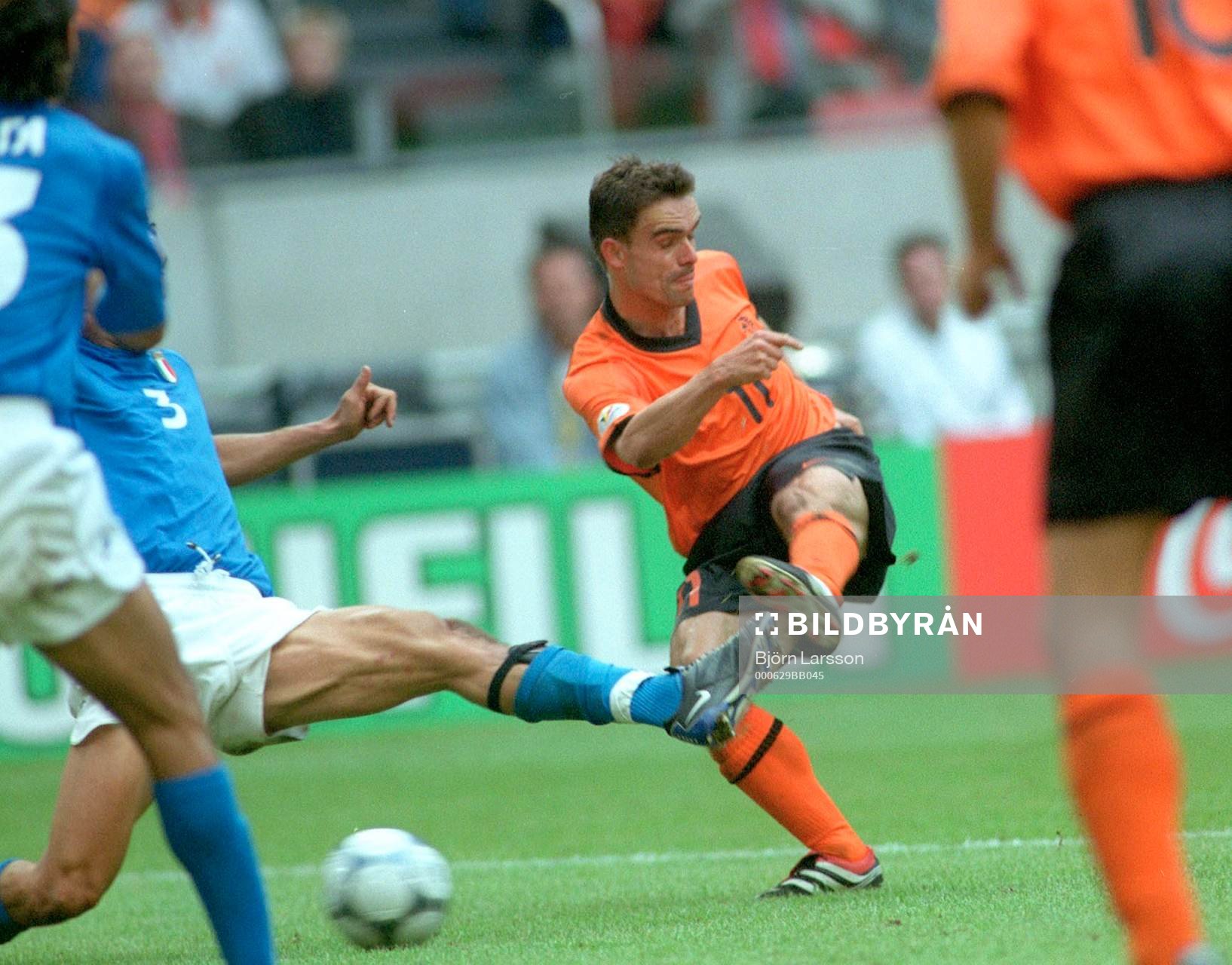 Marc Overmars, Holland