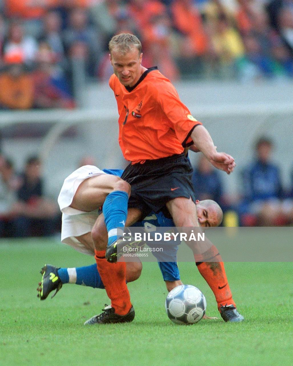 Dennis Bergkamp, Holland