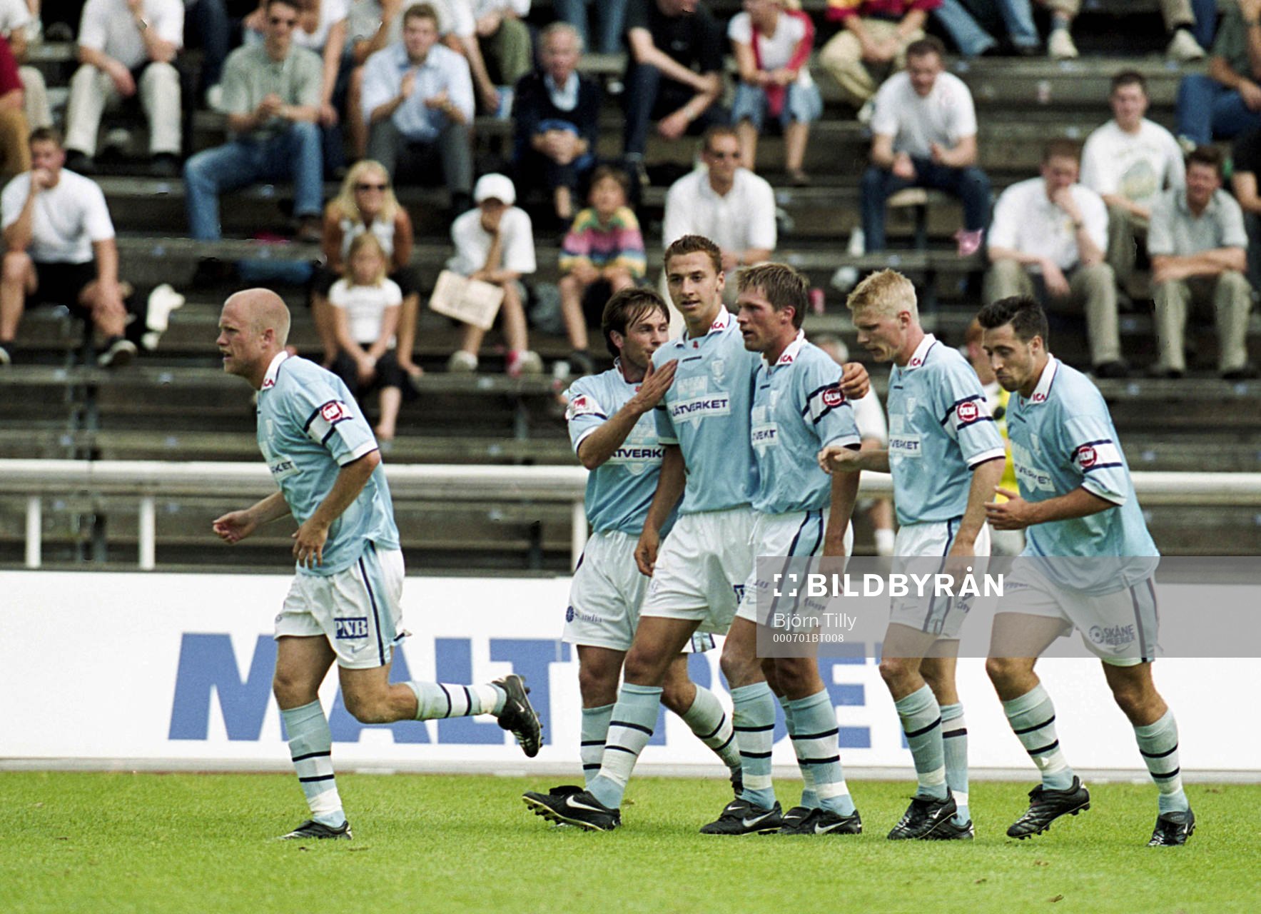 Fotboll, Superettan, Café Opera - Malmö FF,1-3: Olof Persson, Hans Mattisson, Zlatan Ibrahimovic, Jens Fjellström, Mats Lilienberg och Matias Concha, Malmö jublar efter mål.