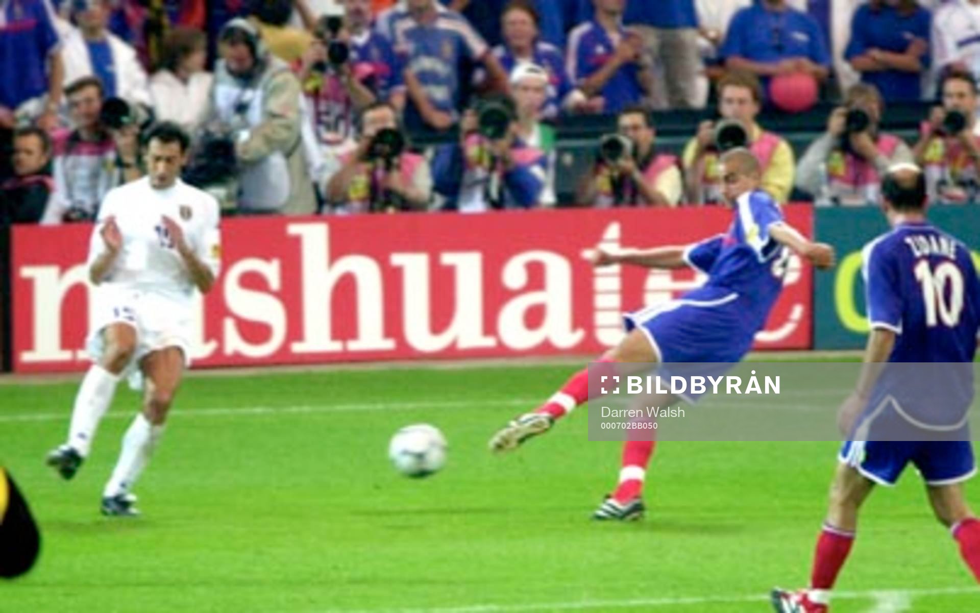 David Trezeguet gör Golden Goal för Frankrike