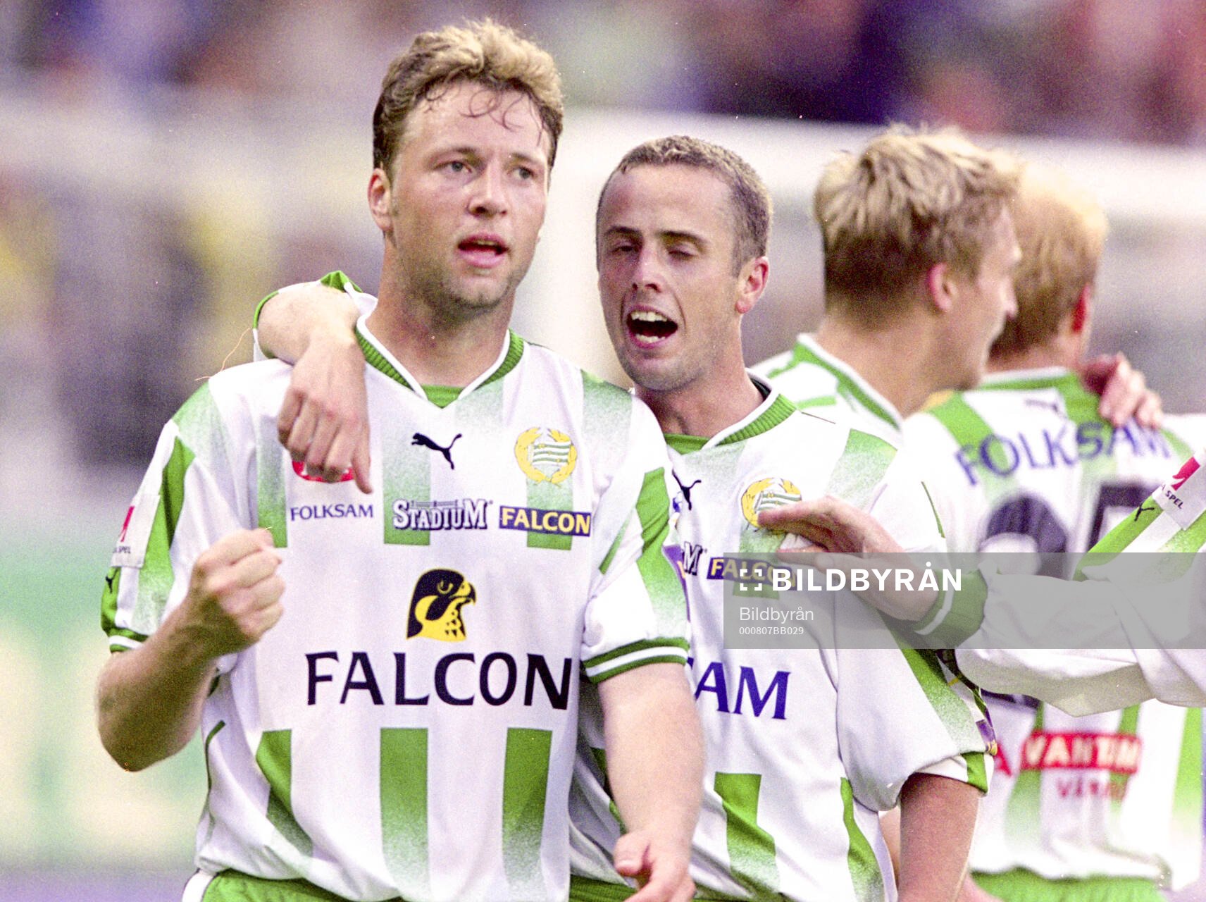 Hammarbys målskytt till 1-0 Andreas Bild (t v) jublar med