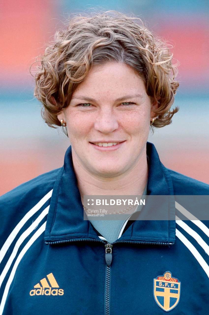 Caroline Jönsson, Sverige
