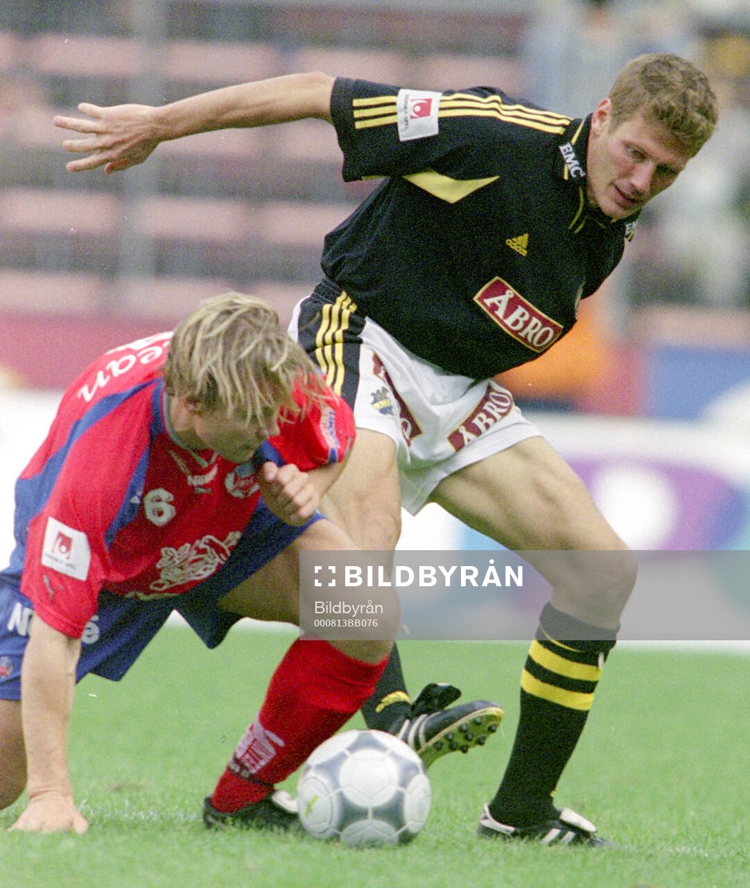 Helsingborgs Björn Johansen mot AIK:s Michael Brundin