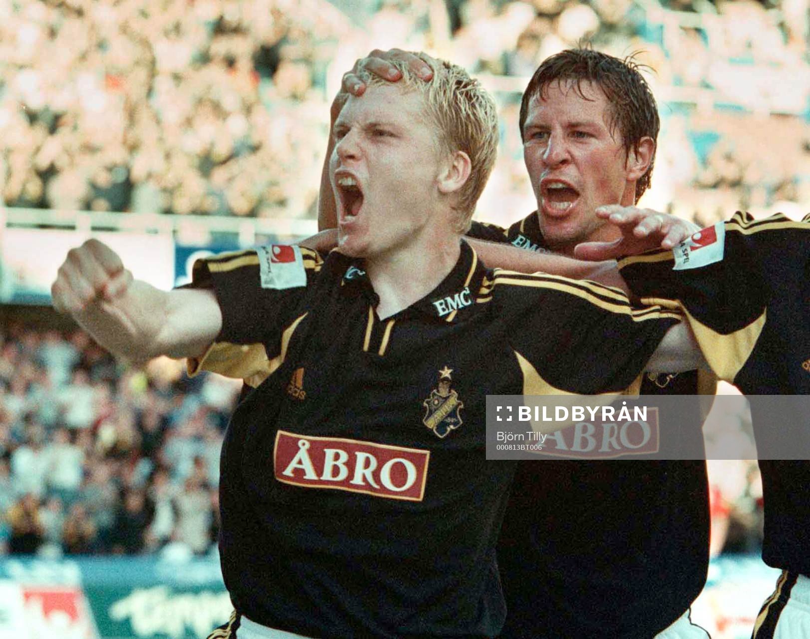 Karl Corneliusson och Thomas Lagerlöf, AIK (jubel)