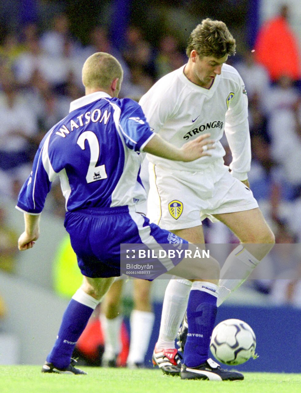 Leeds Michael Bridges against Evertons Steve Watson