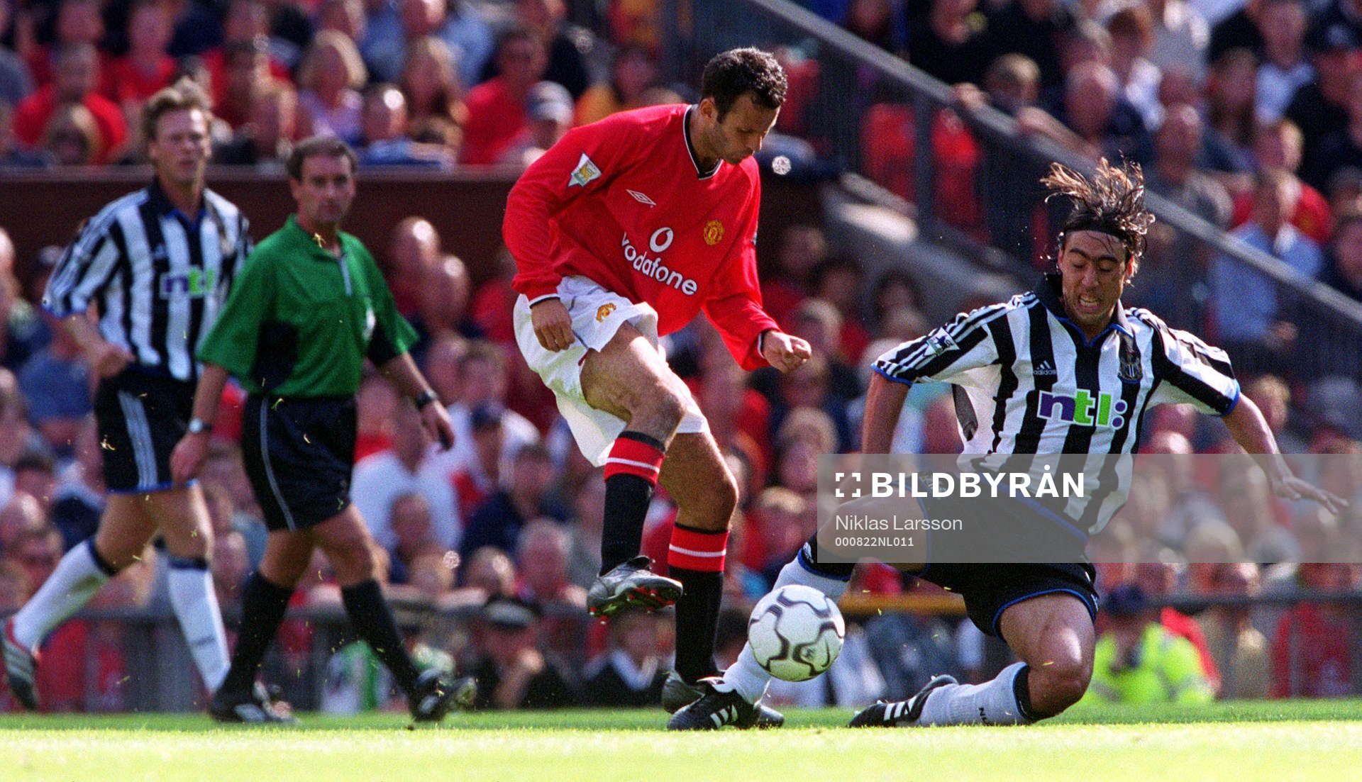 Ryan Giggs, Manchester och Daniel Cordone, Newcastle