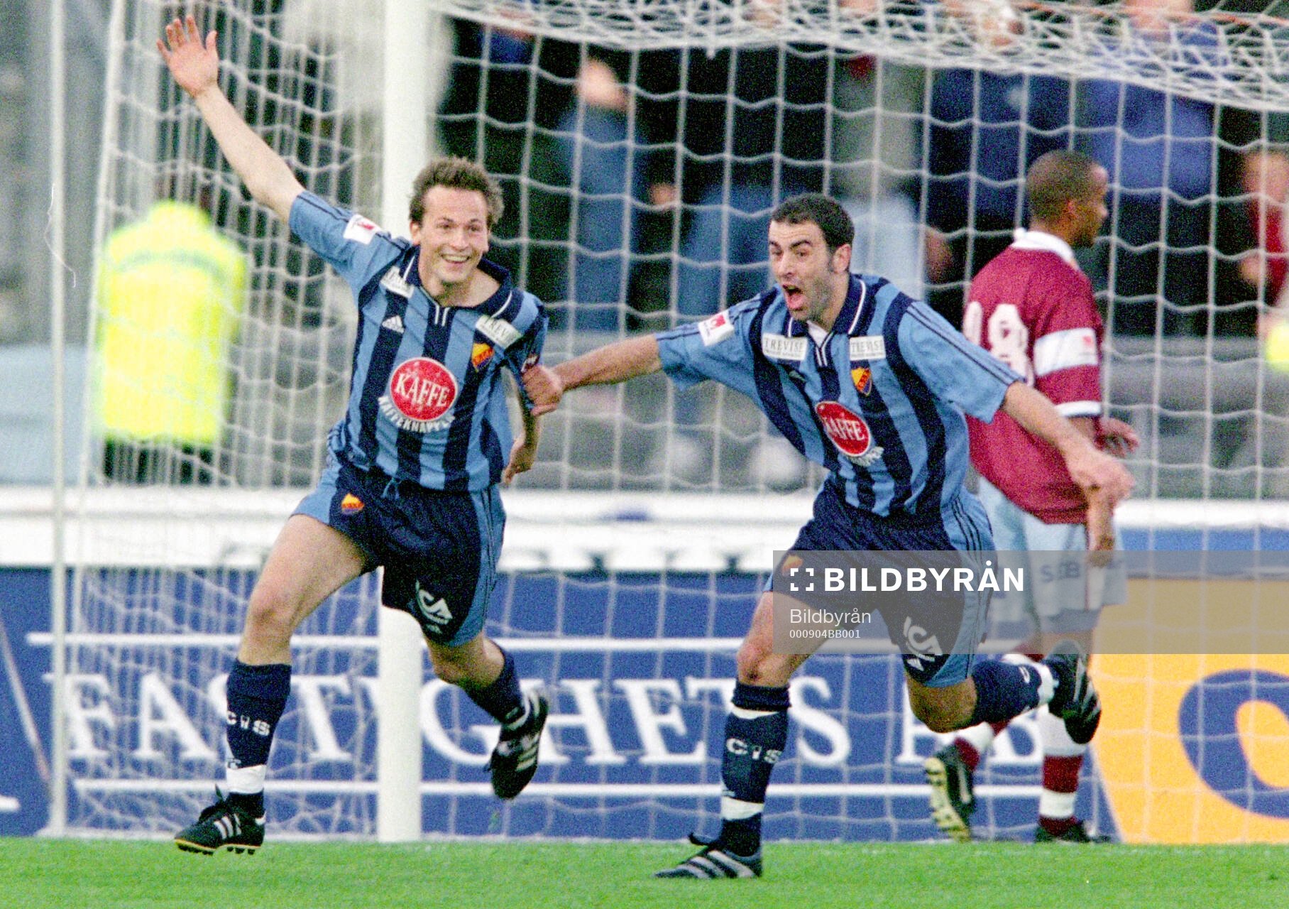 Djurgårdens målskytt Stefan Bärlin (t v) och Pierre