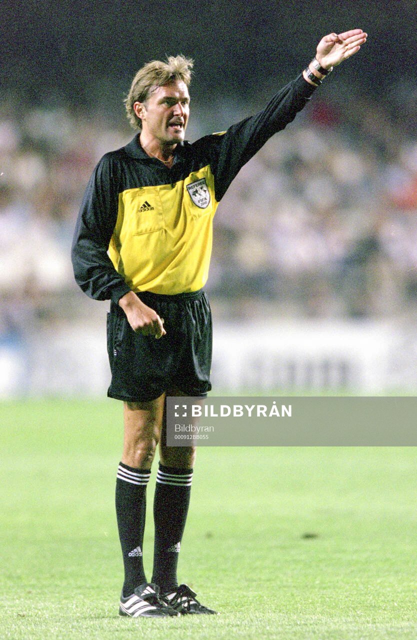 Referee Anders Frisk