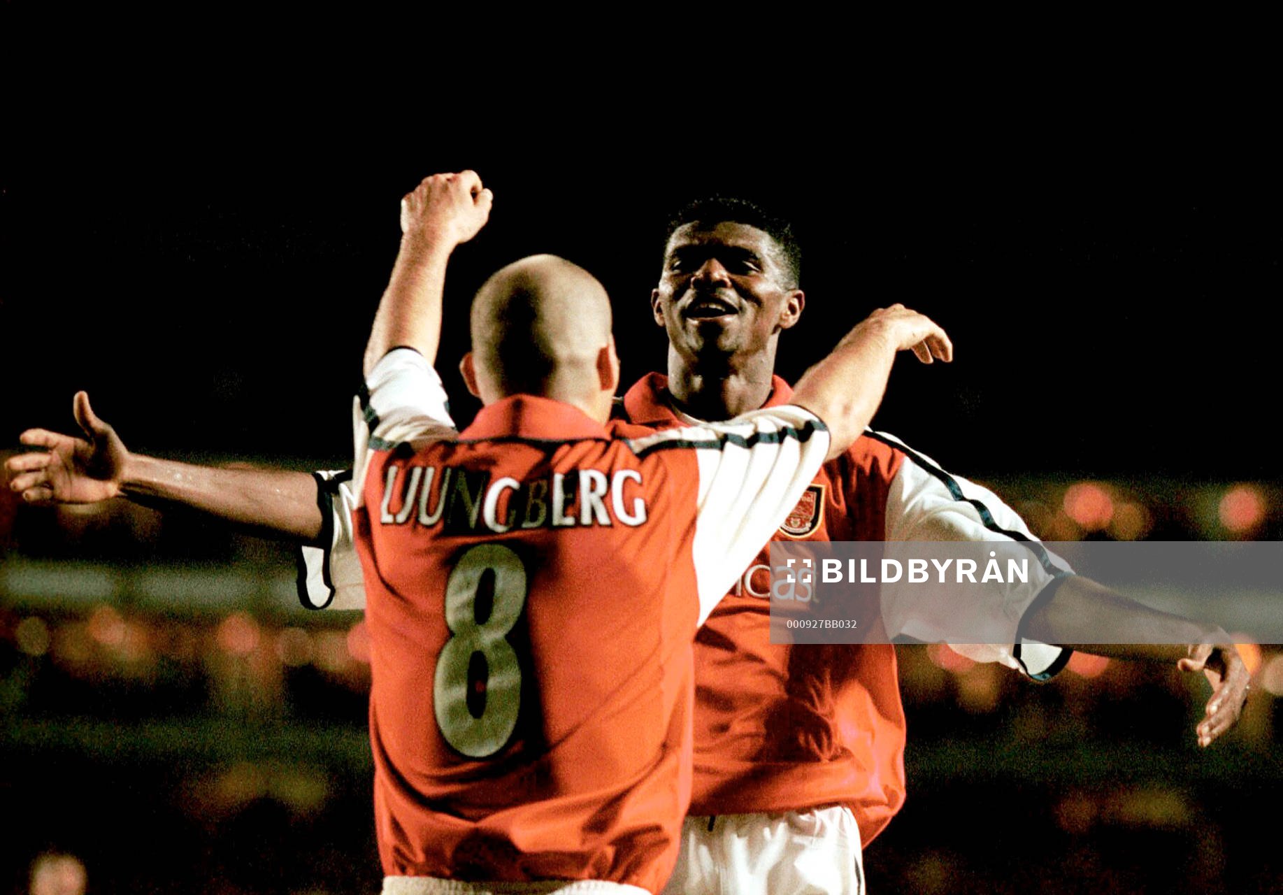 Fredrik Ljungberg och Nwankwo Kanu, Arsenal jubel