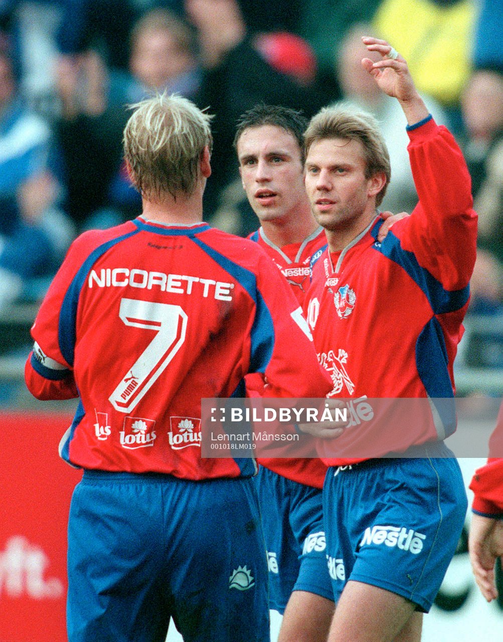 Fotboll Allsvenskan, Helsingborg - Elfsborg: Hans Eklund jublar efter sitt 1-0 mål på straff och gratuleras av Christoffer Andersson och Rade Prica.