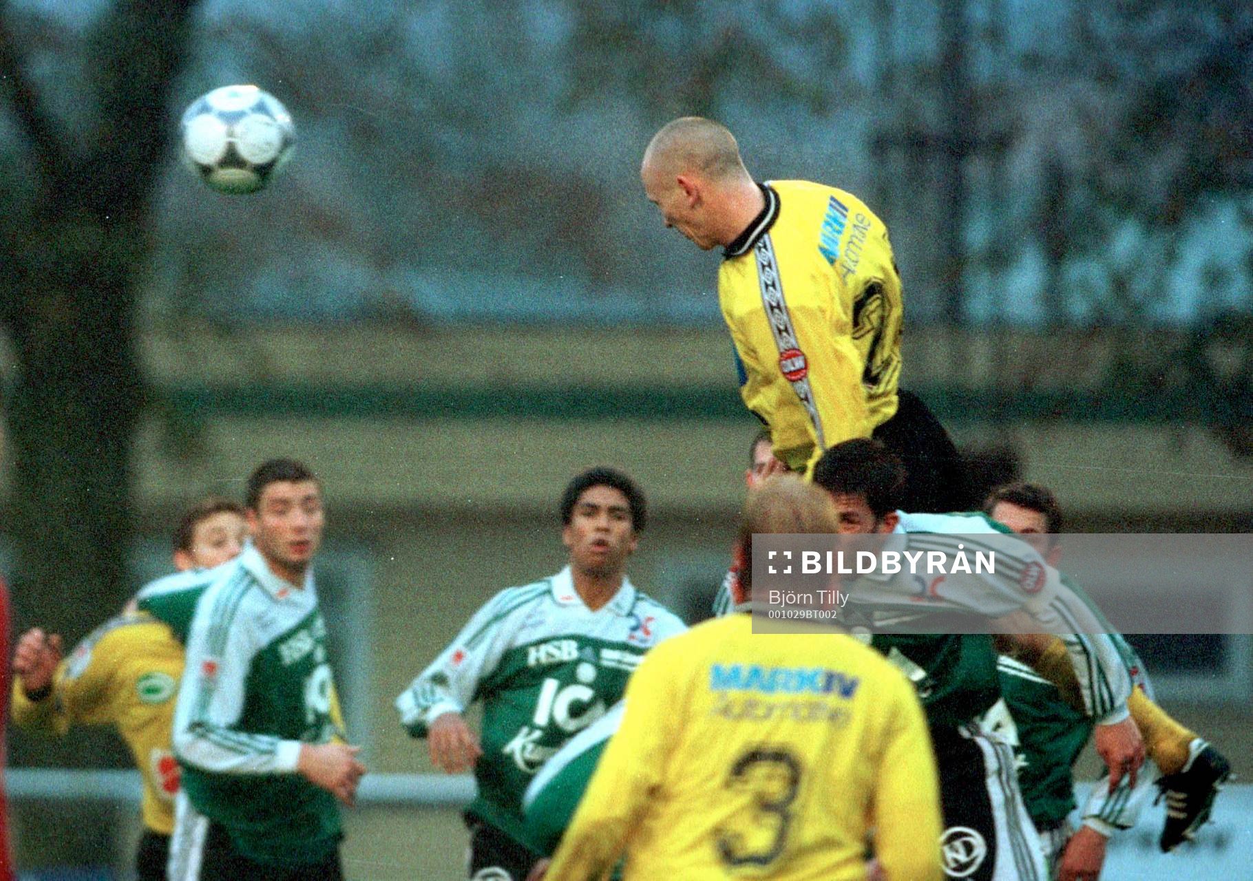 Fotboll, Superettan, Enköping - Mjällby: Garret Kusch svarade för ett äkta hattrick, totalt fem mål och bidrog till att föra Mjällby till allsvensk kval.