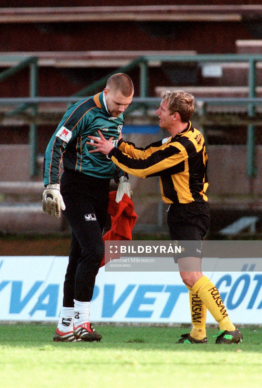 Jonas Henriksson, Häcken försöker lugna ner sin målvakt