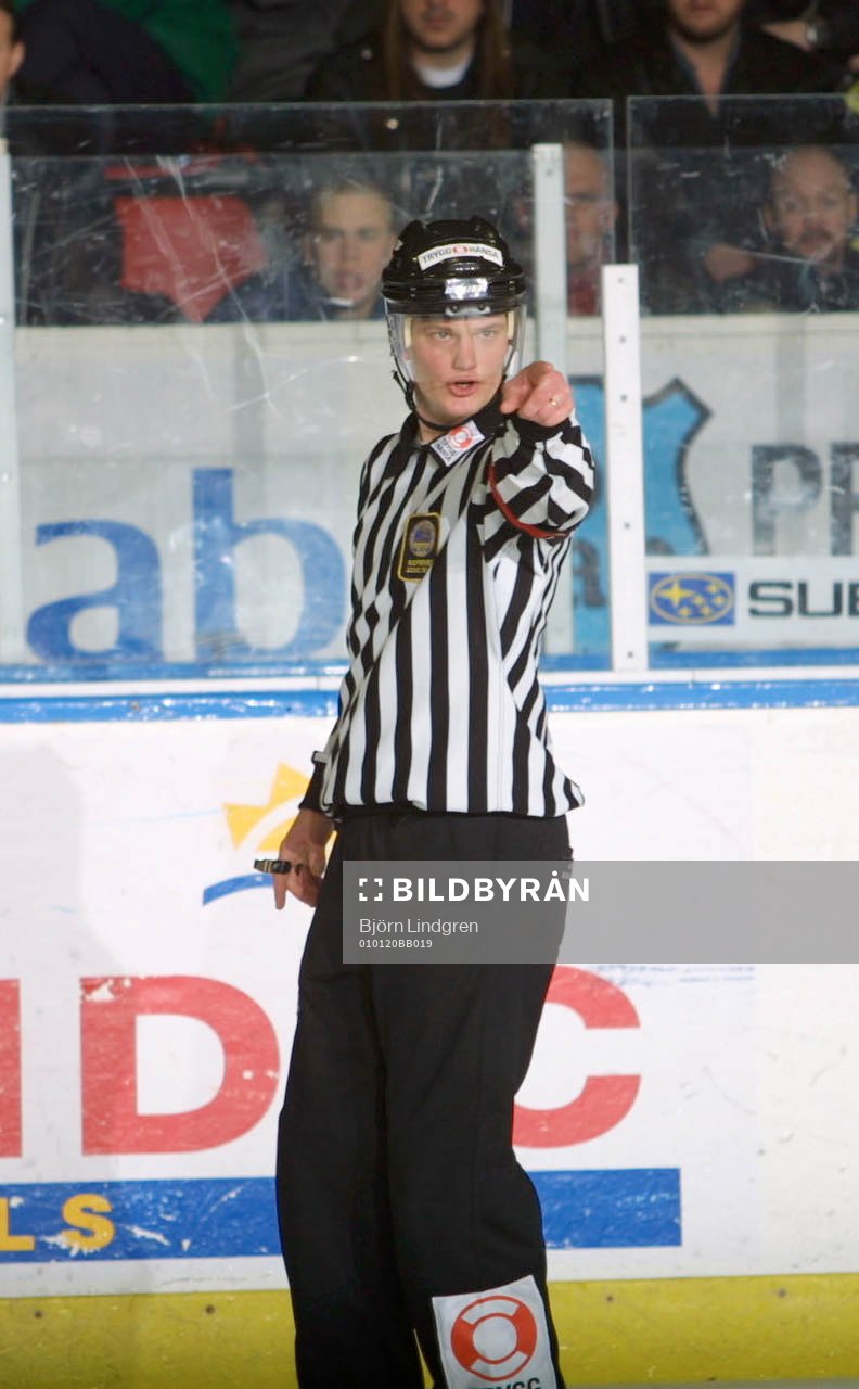 Huvuddomare Marcus Vinnerborg. (Domare, Utvisning)