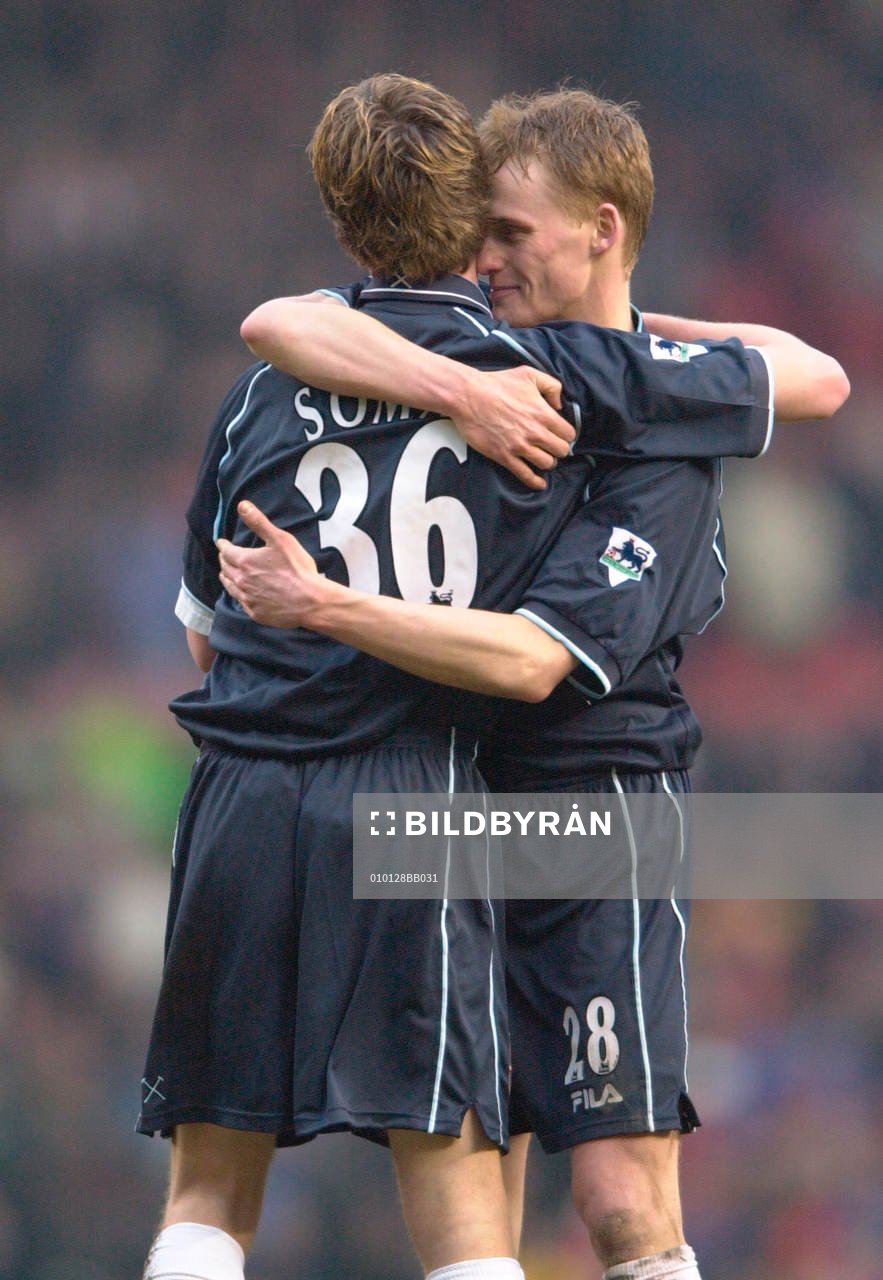 Ragnvald Soma och Hannu Tihinen, West Ham jublar. (Jubel)