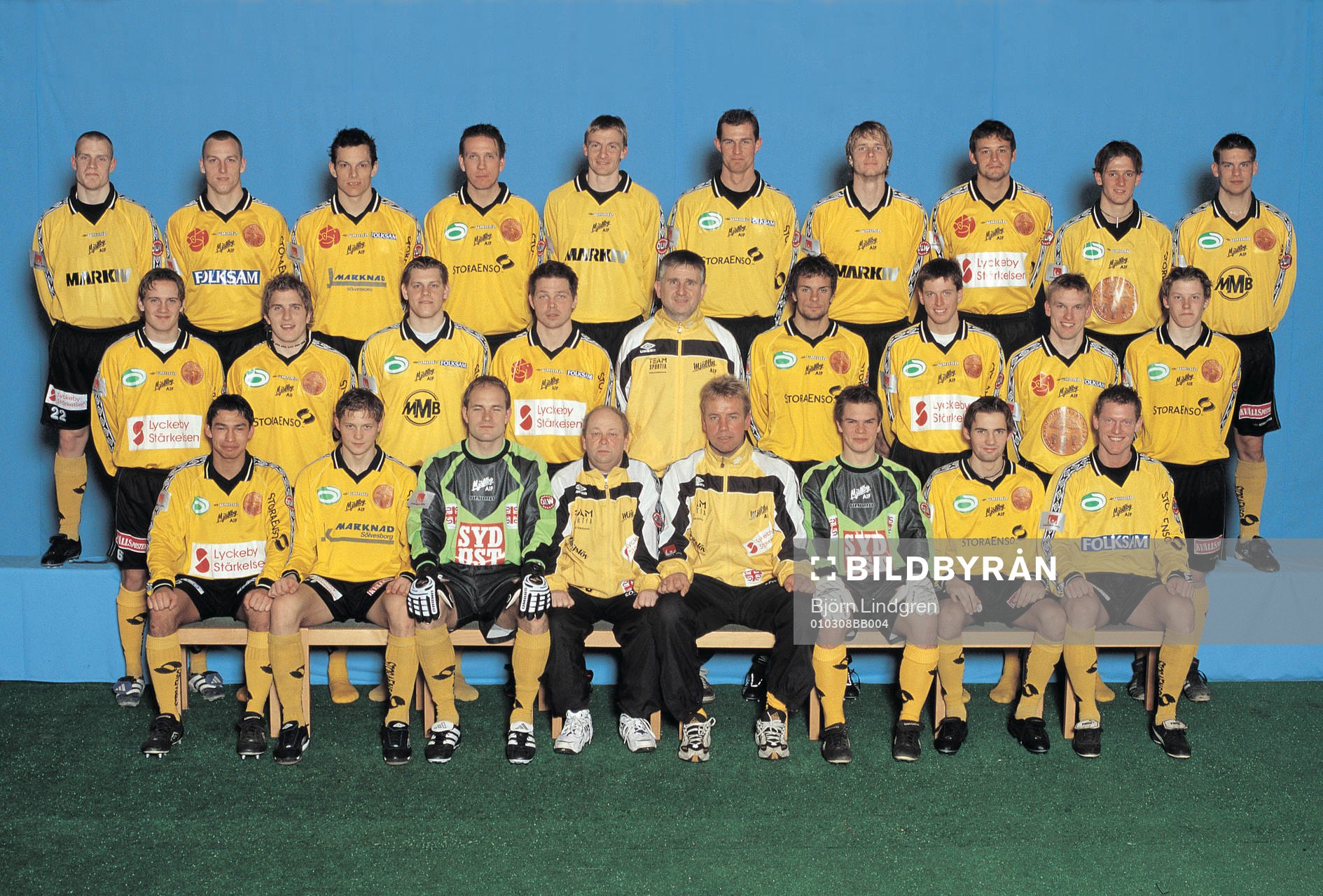 Fotboll, superettan, lagbild Mjällby AIF Främre raden