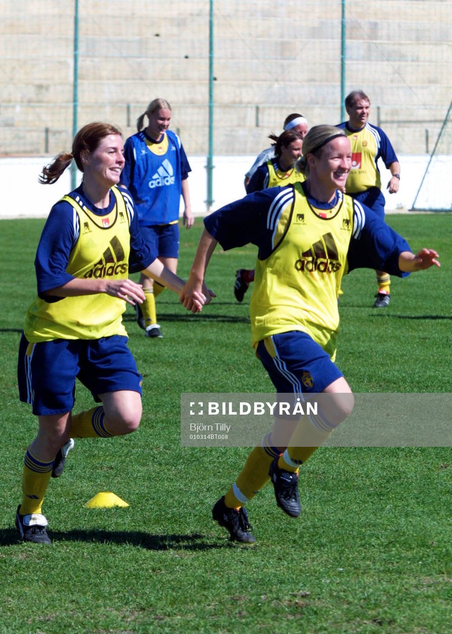 Malin Moström och Victoria Svensson, Sverige