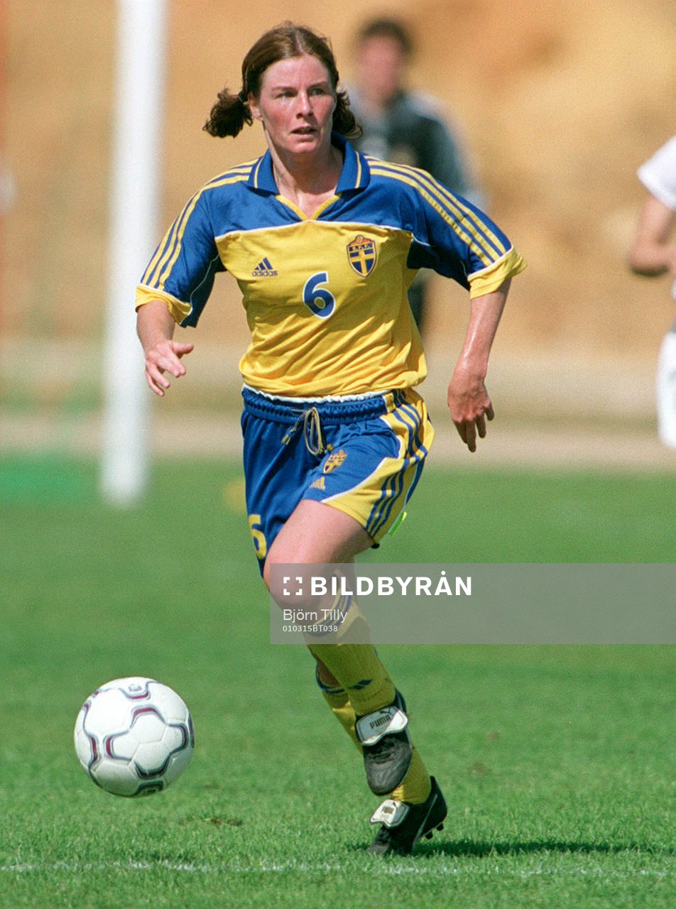 Malin Mostöm, Sverige