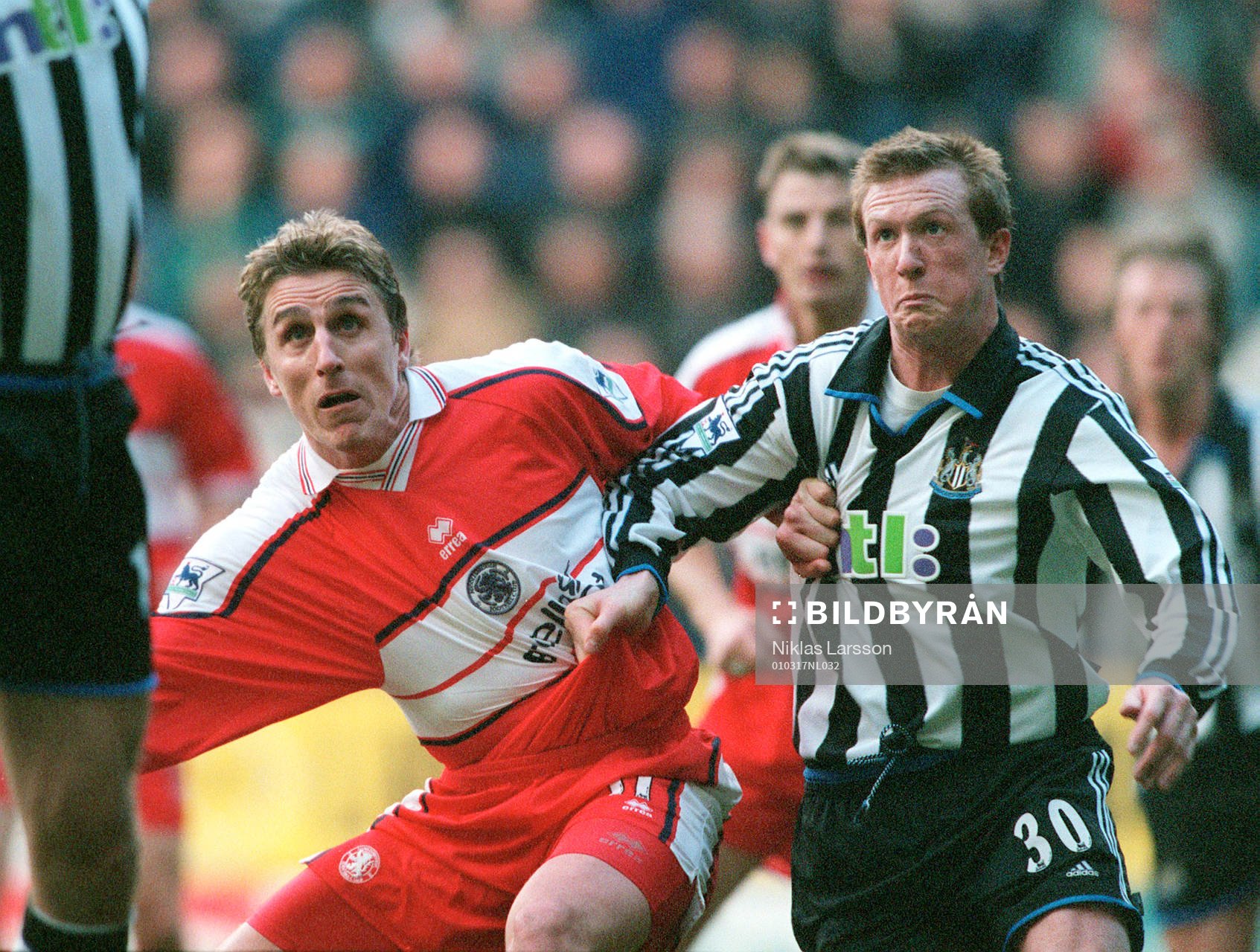 Alan Boksic, Middlesborugh och Steven Caldwell, Newcastle.