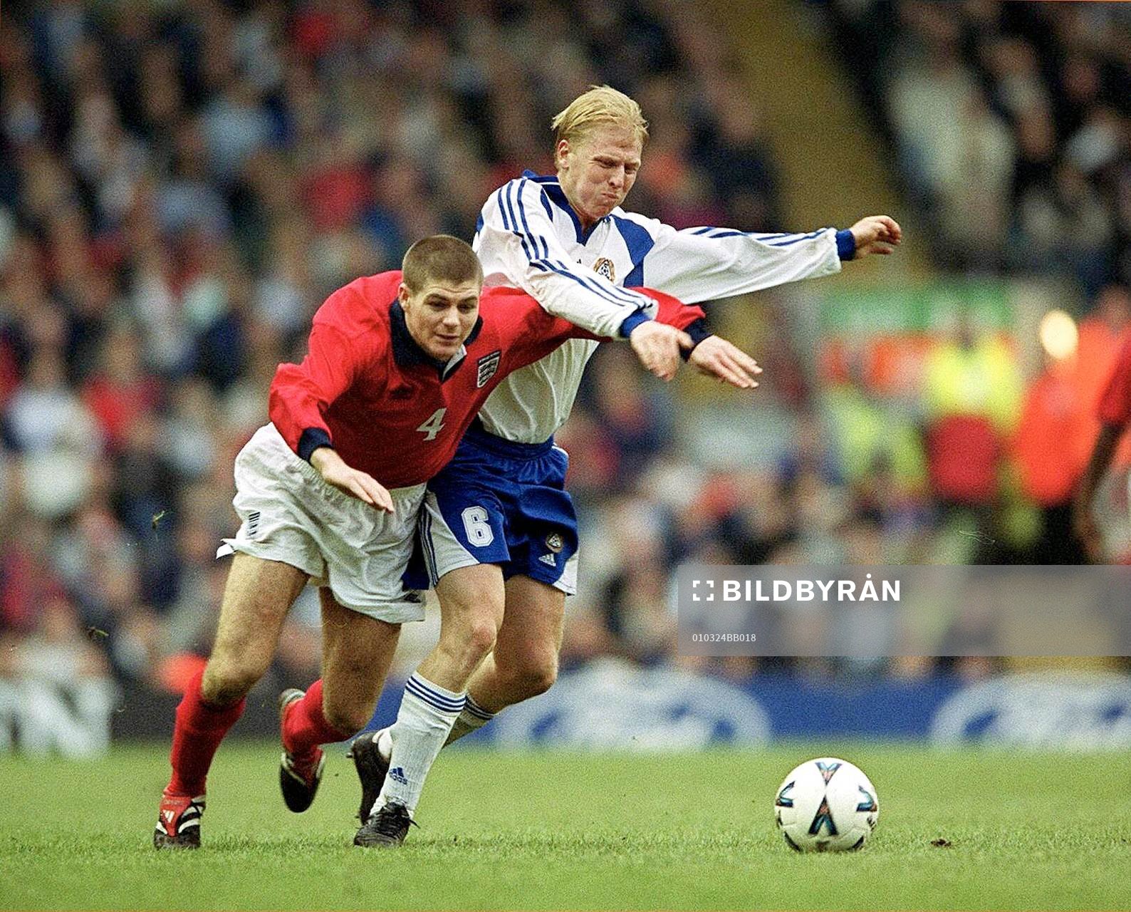 Steven Gerrard, England och Aki Riihilahti, Finland