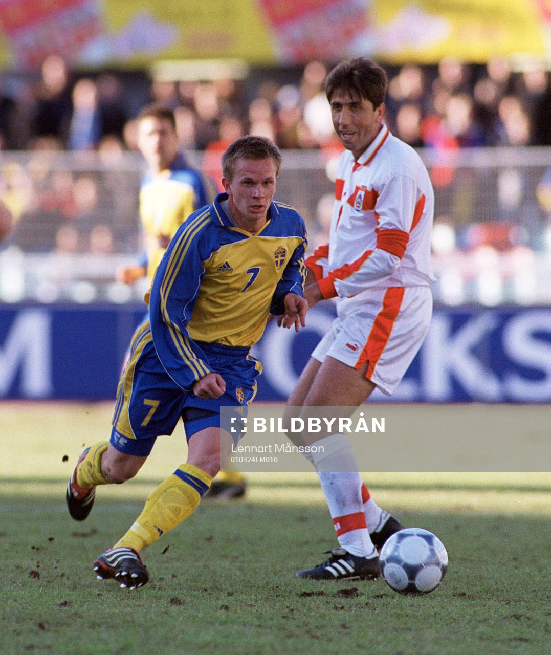 Tobias Linderoth, Sverige tar sig förbi Toni Micevski,